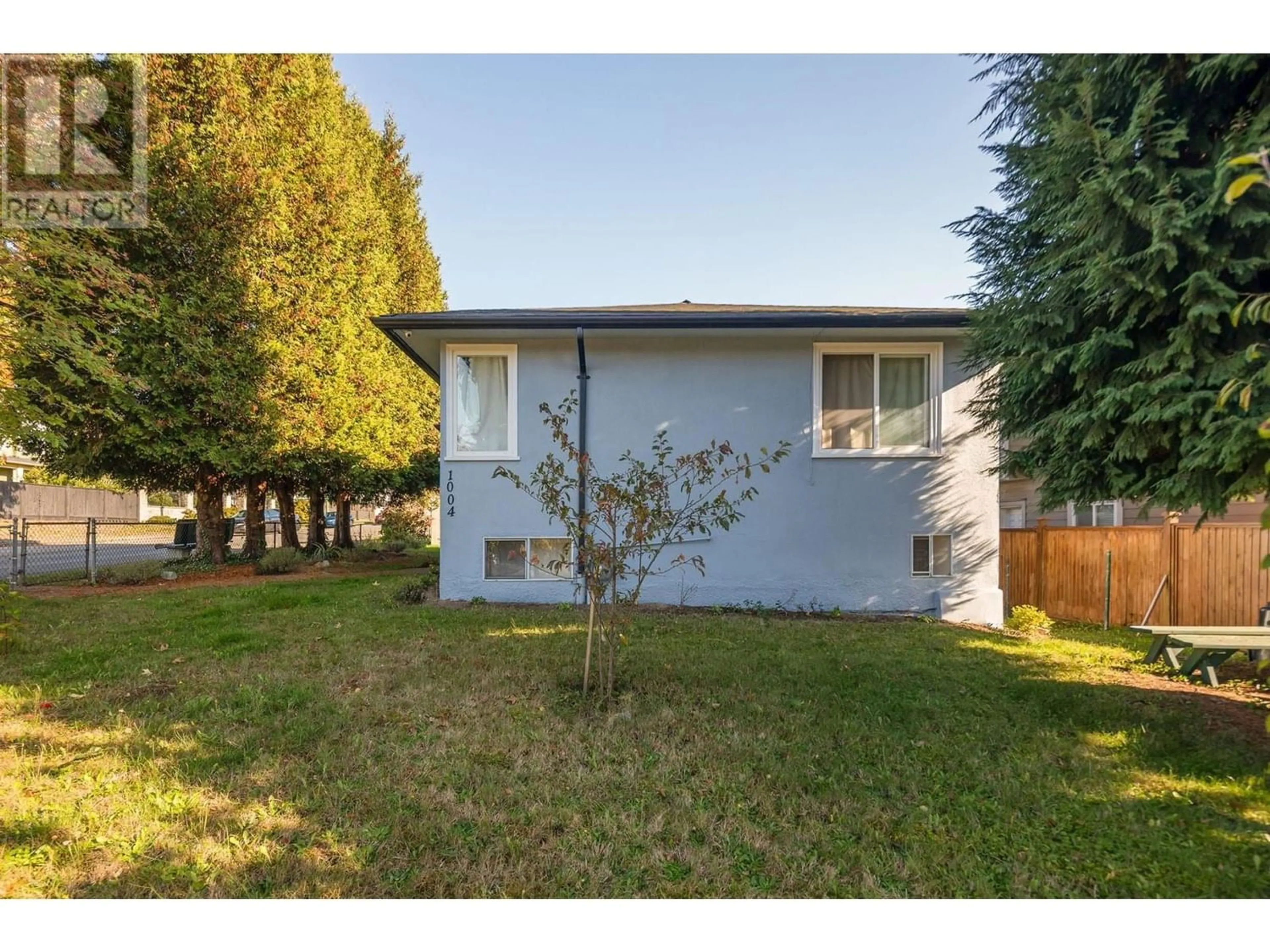 Frontside or backside of a home for 1004 SPRINGER AVENUE, Burnaby British Columbia V5B3L7