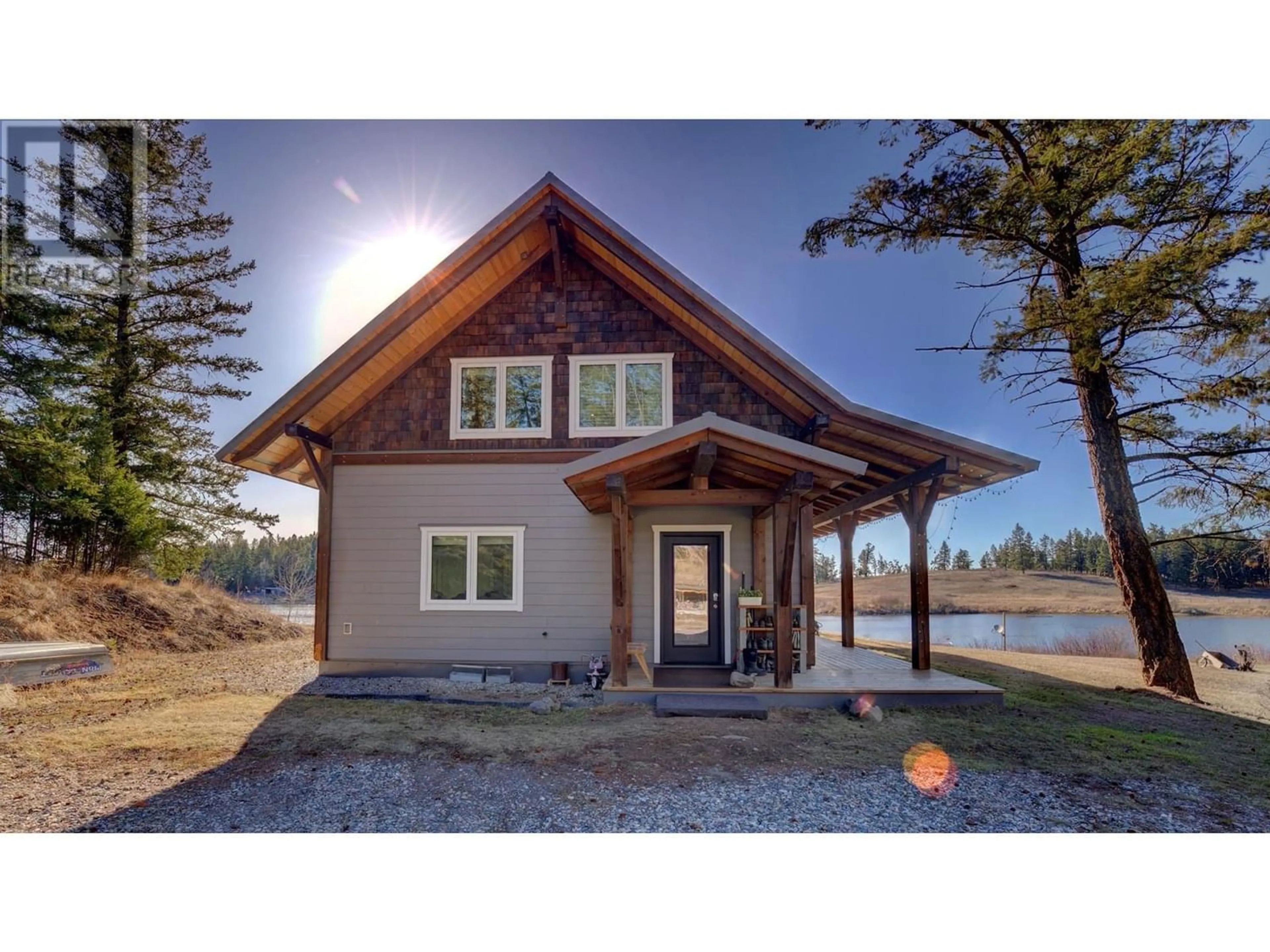 Cottage for 3112 DOCTORS LAKE ROAD, 150 Mile House British Columbia V0K2G0