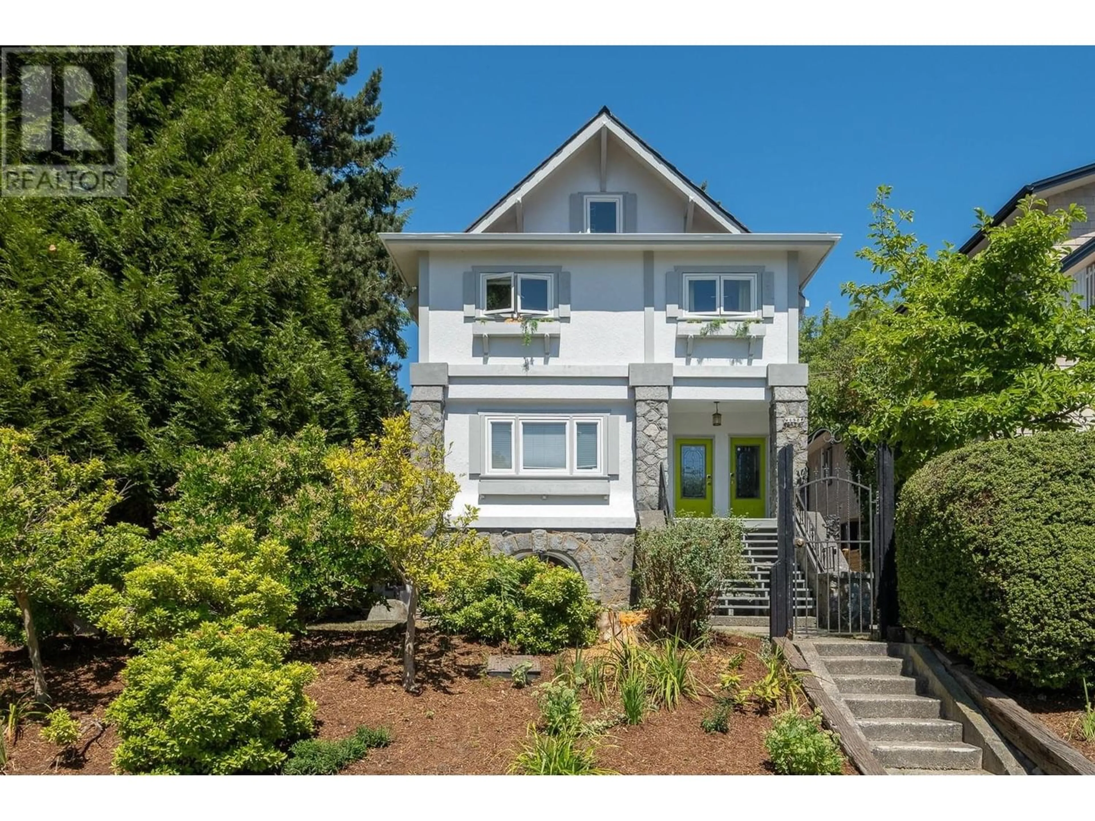 Frontside or backside of a home for 2575 W 3 AVENUE, Vancouver British Columbia V6K1M2