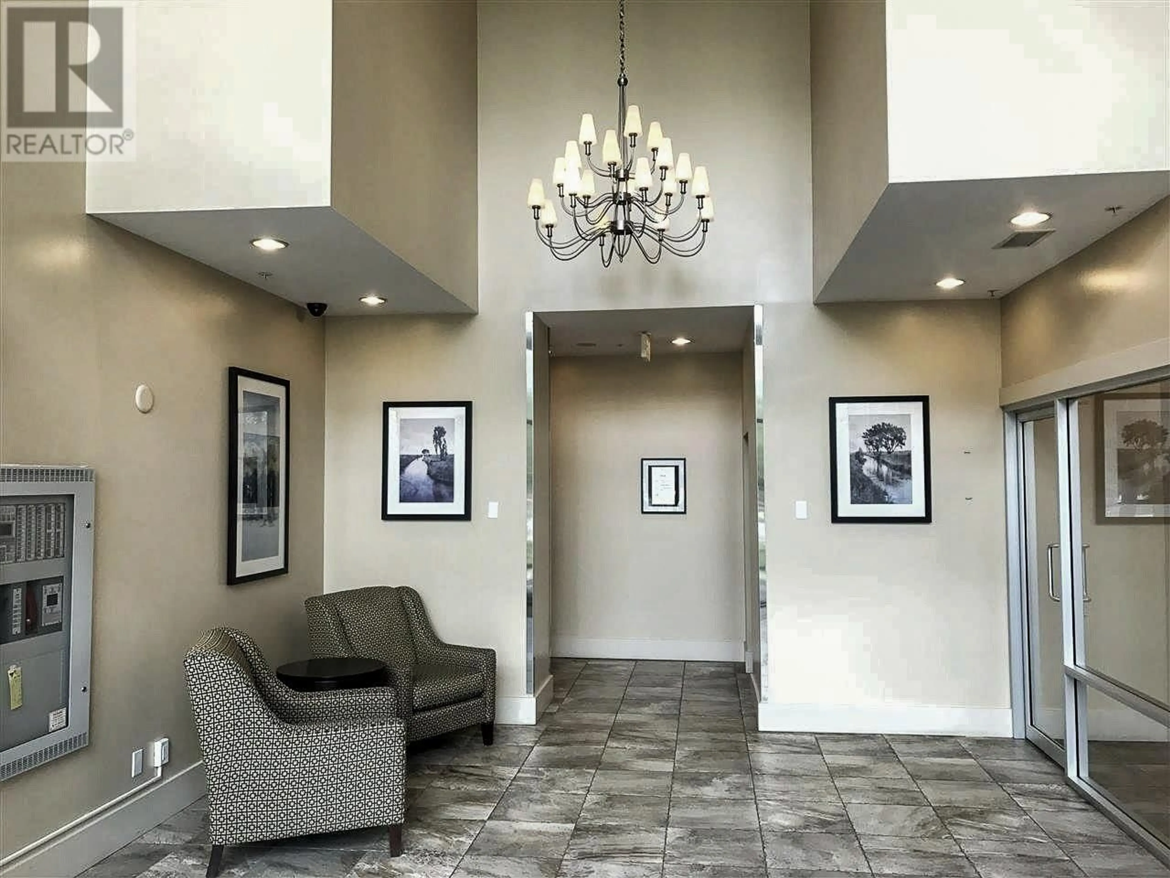 Indoor lobby for 1505 11 E ROYAL AVENUE, New Westminster British Columbia V3L0A8