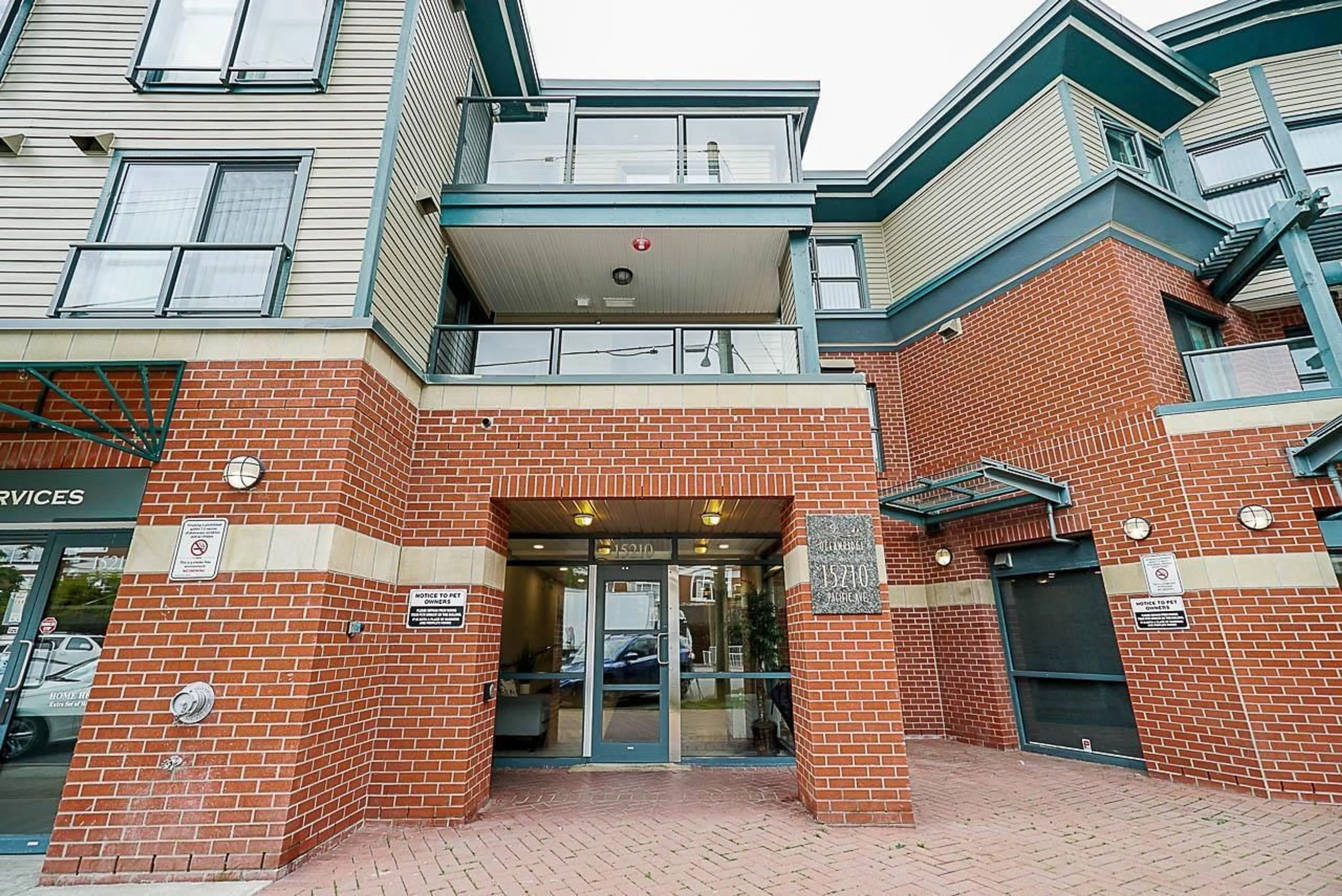 A pic from exterior of the house or condo for 216 15210 PACIFIC AVENUE, White Rock British Columbia V4B5L2