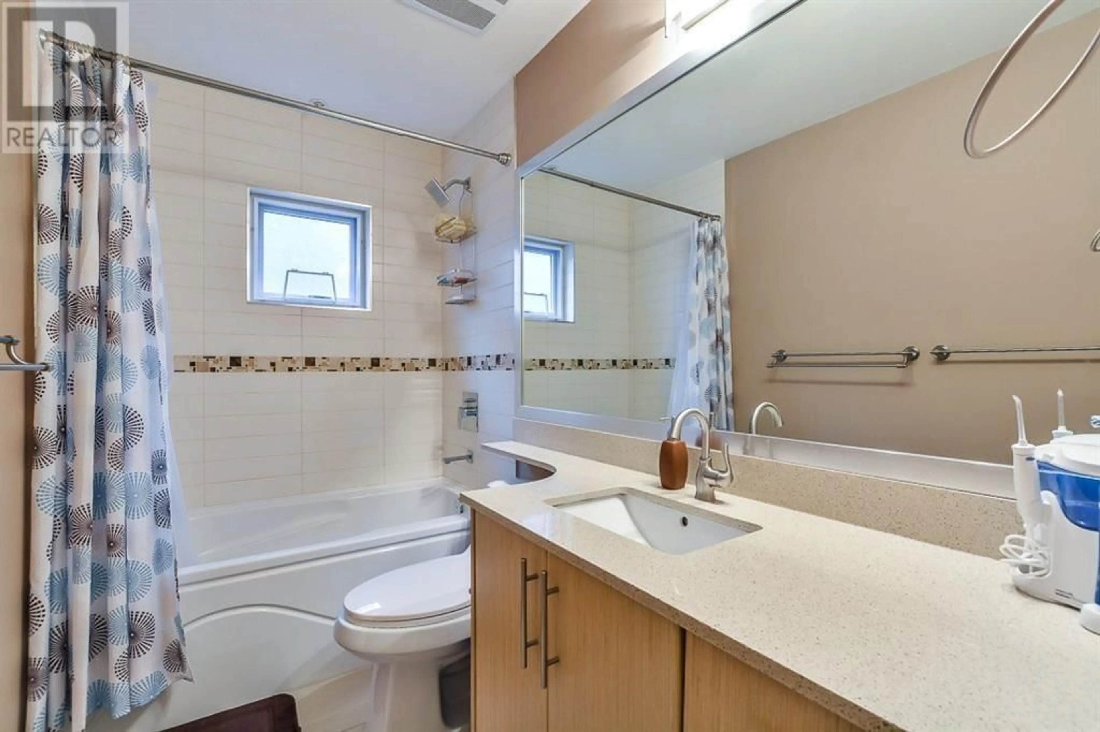 Standard bathroom for 121 3888 NORFOLK STREET, Burnaby British Columbia V5G1E5