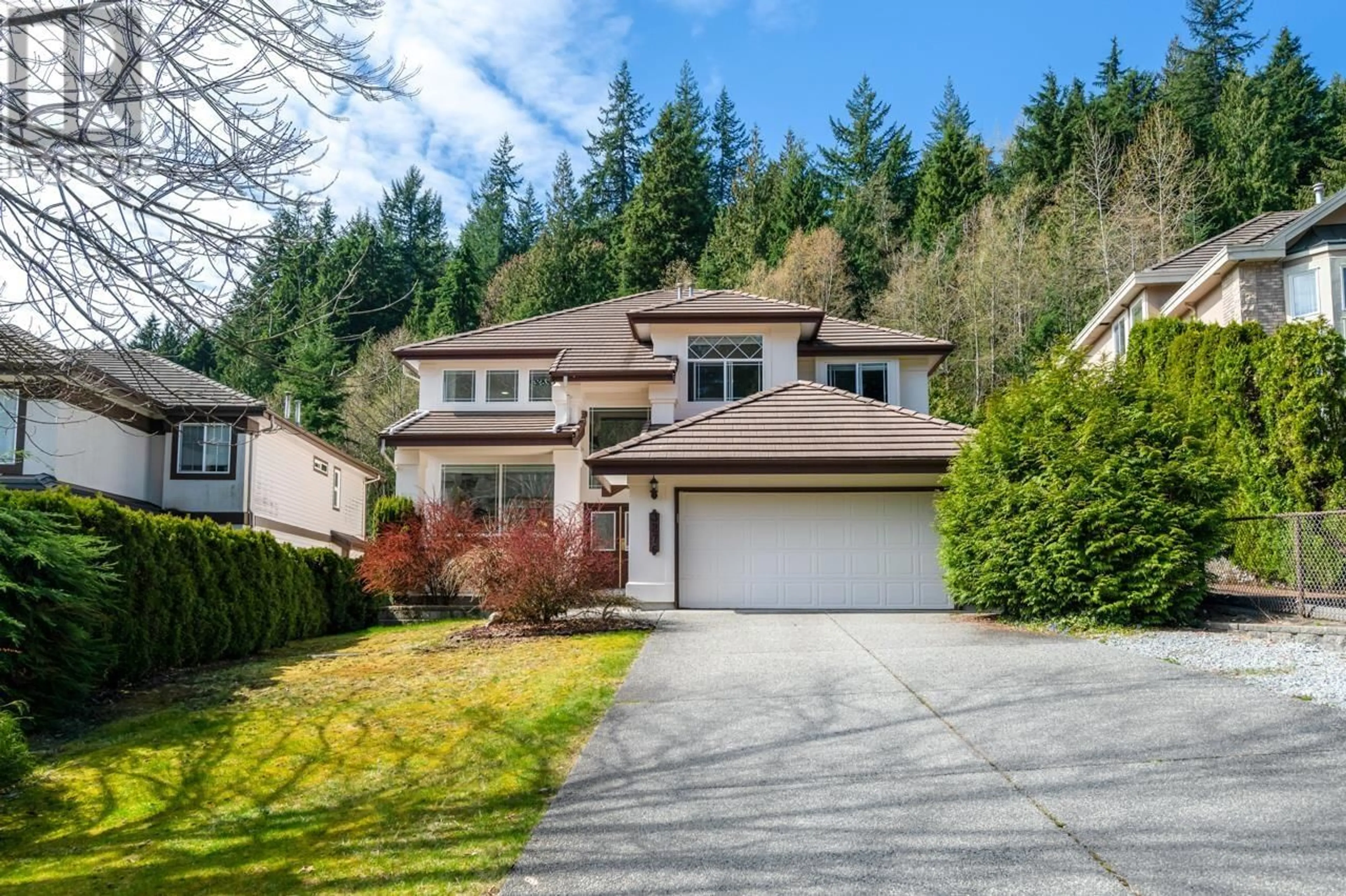 Frontside or backside of a home for 3276 PINEHURST PLACE, Coquitlam British Columbia V3E3K3