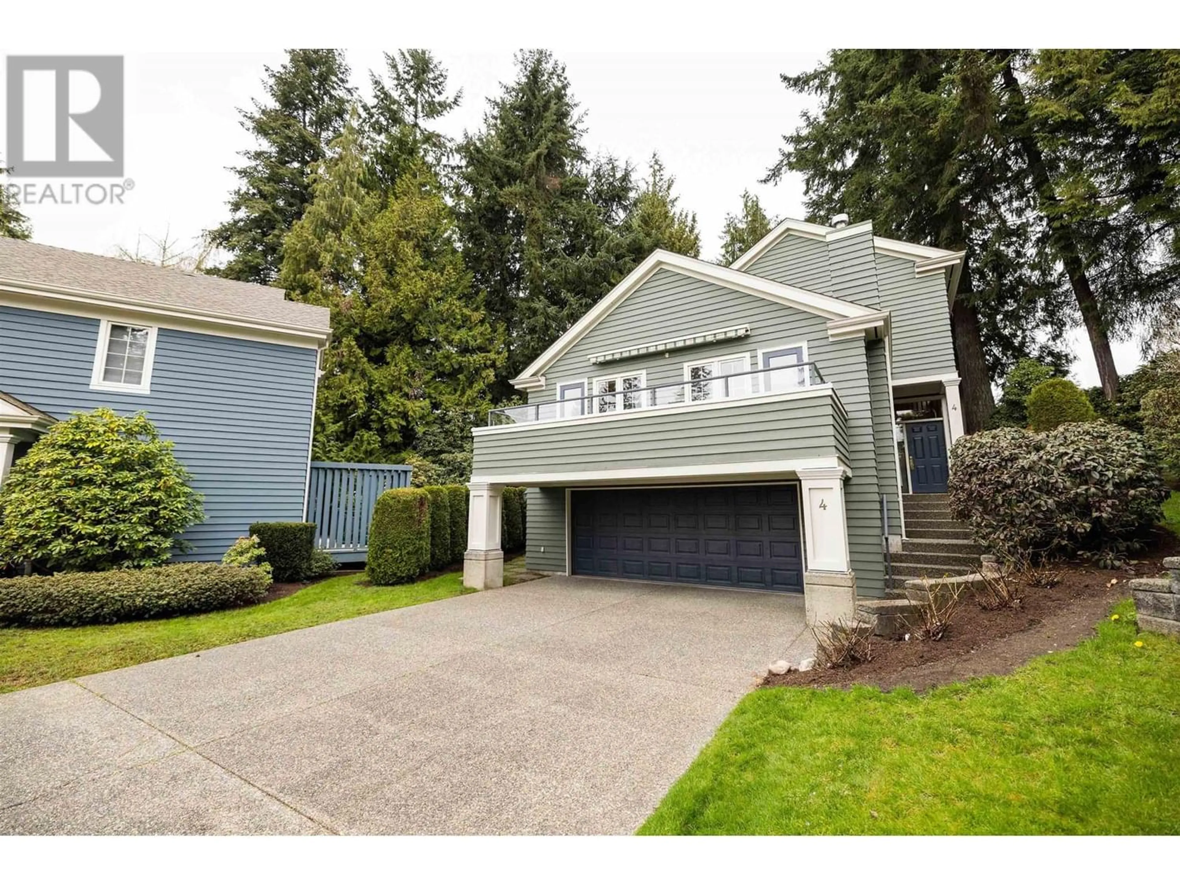 Frontside or backside of a home for 4 725 ROCHESTER AVENUE, Coquitlam British Columbia V3K2V9