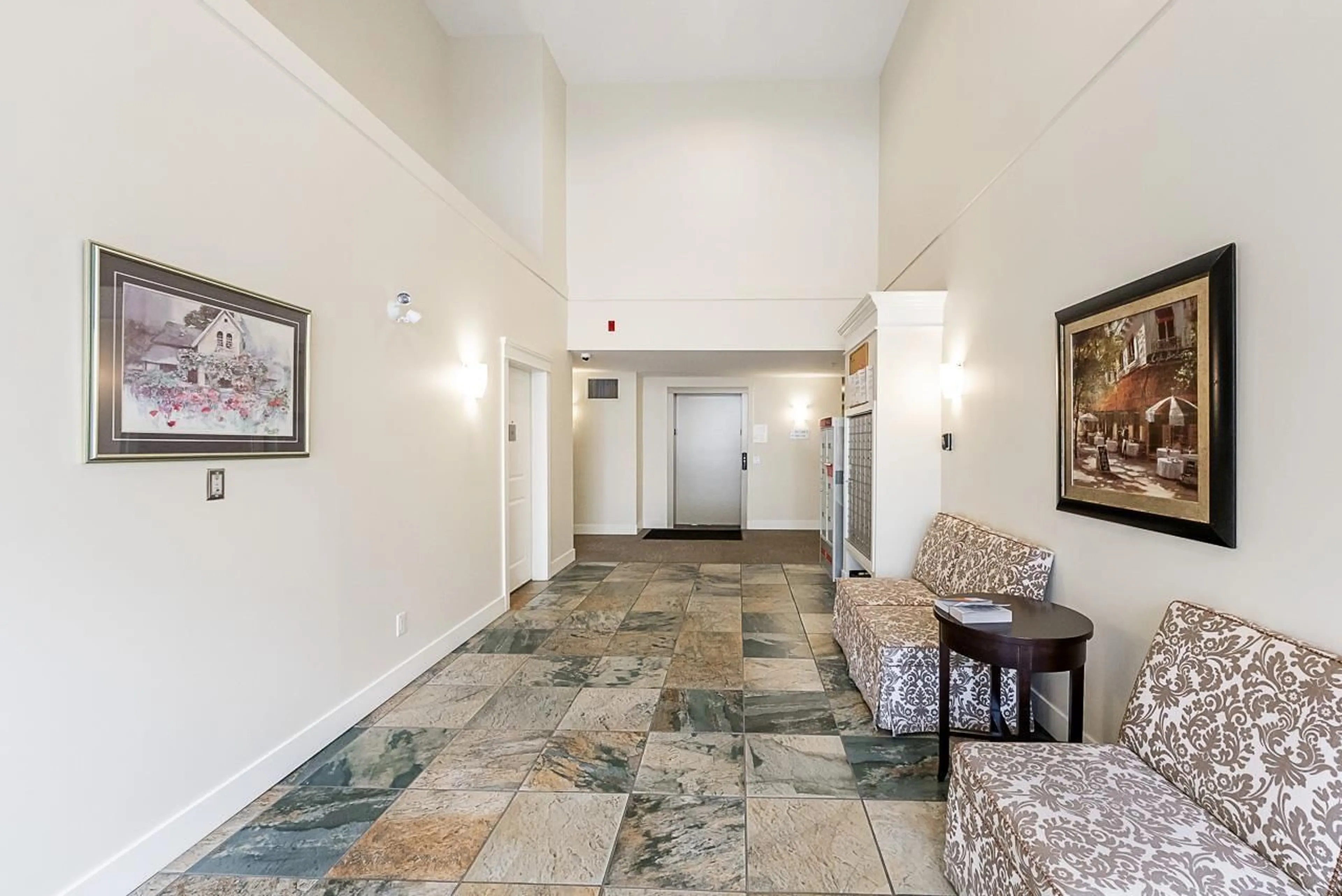 Indoor lobby for 107 19530 65 AVENUE, Surrey British Columbia V4N6M1