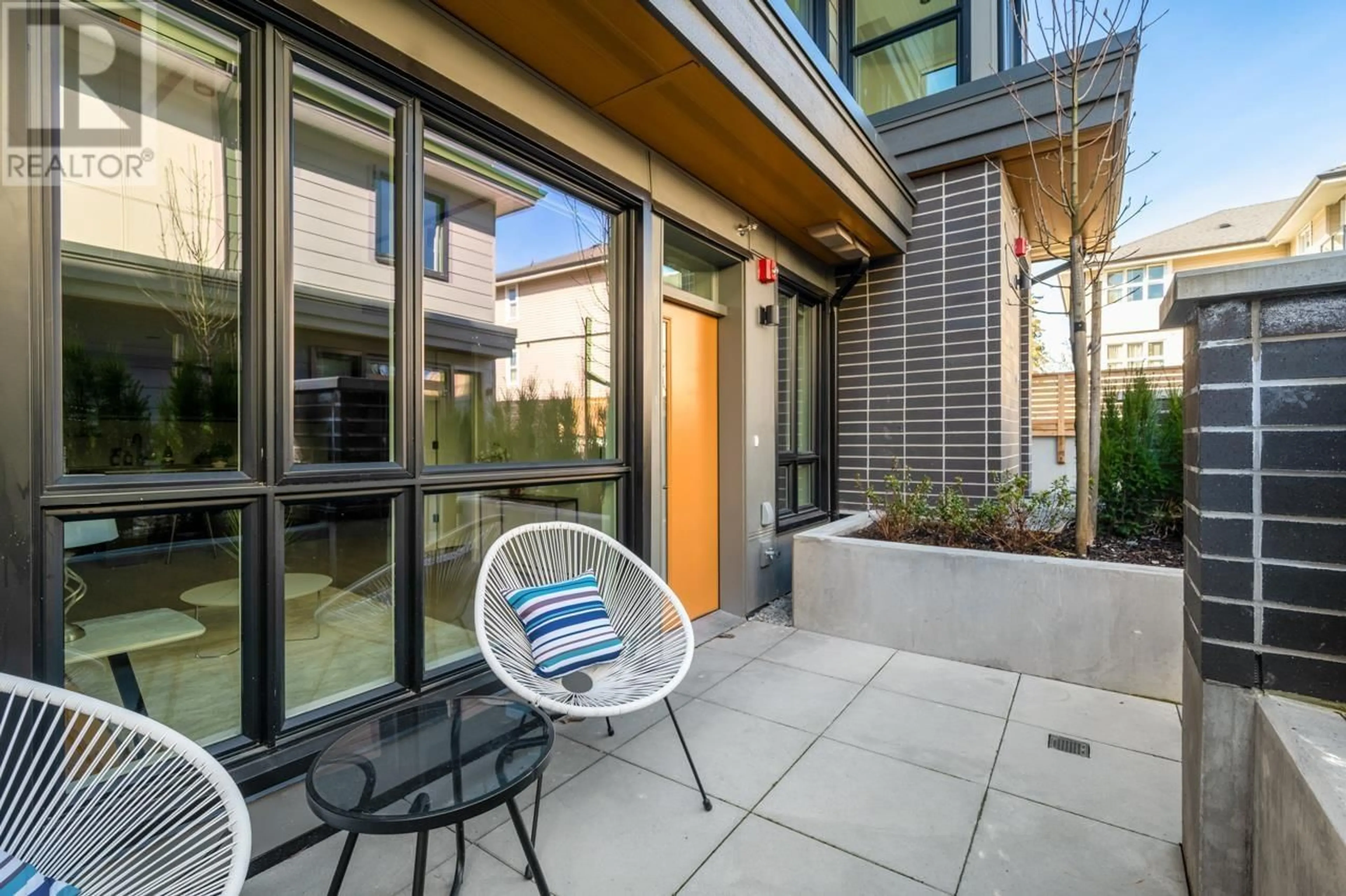 Patio for 3932 DUMFRIES STREET, Vancouver British Columbia V5N5R3