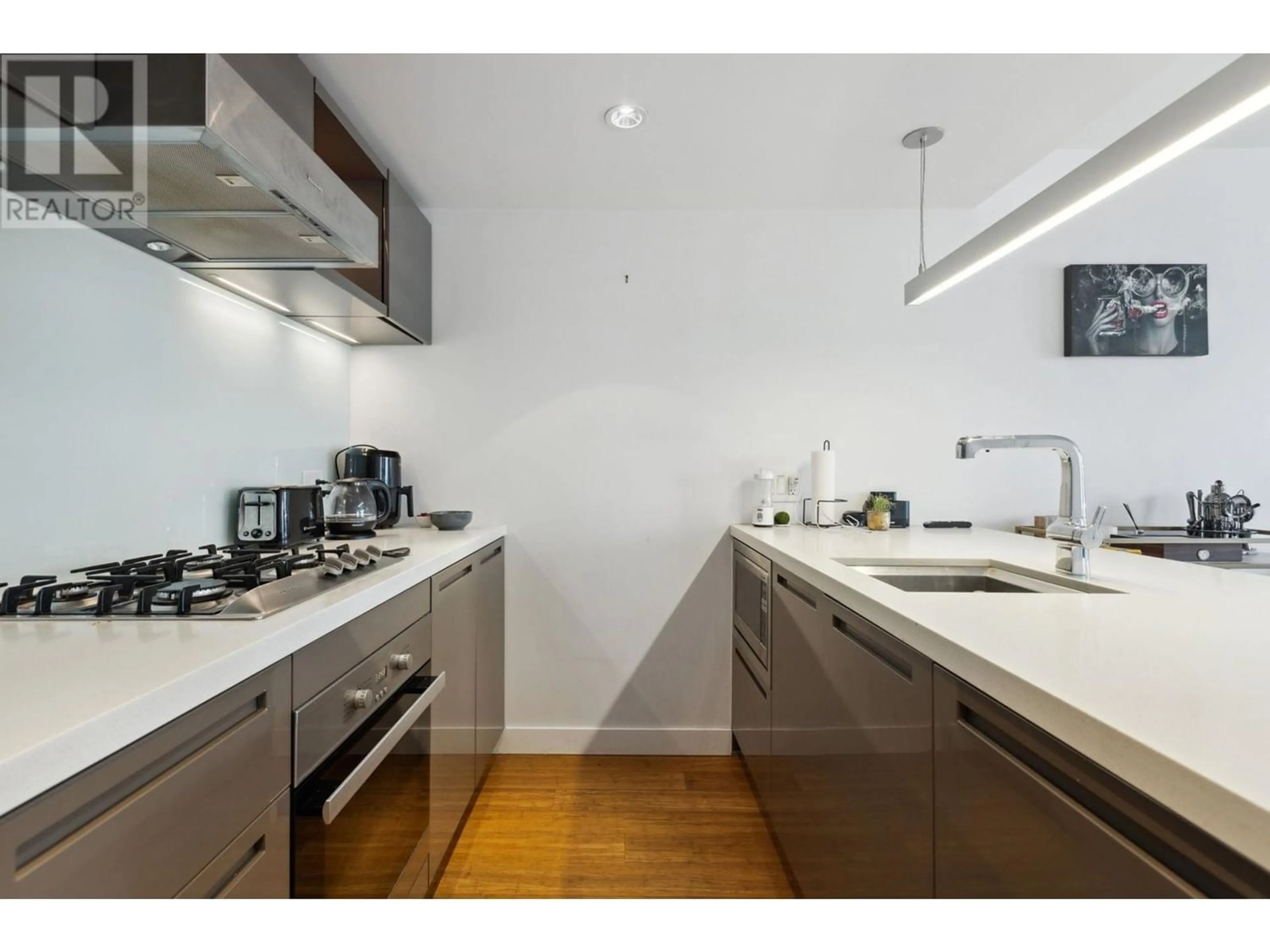 Standard kitchen for 3008 777 RICHARDS STREET, Vancouver British Columbia V6B0M6