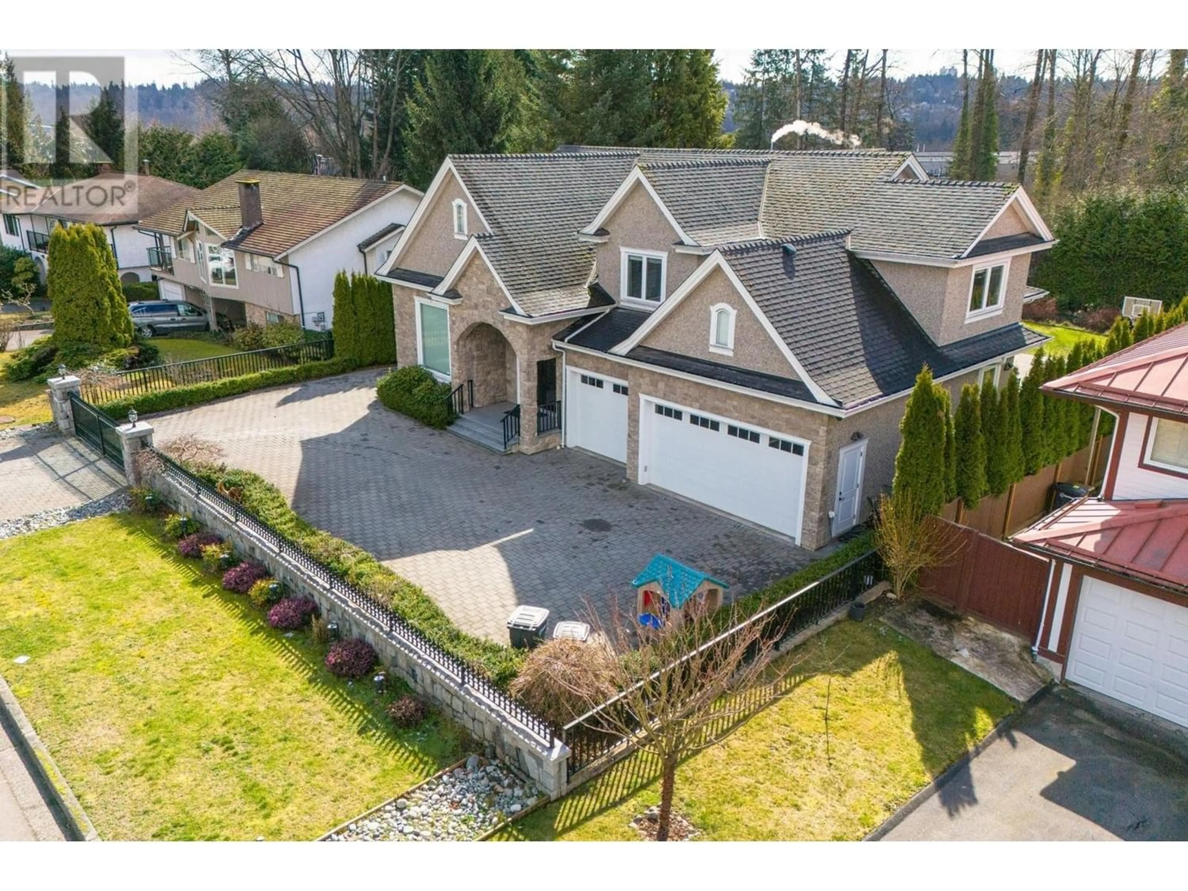Frontside or backside of a home for 7462 DORCHESTER DRIVE, Burnaby British Columbia V5A3J6