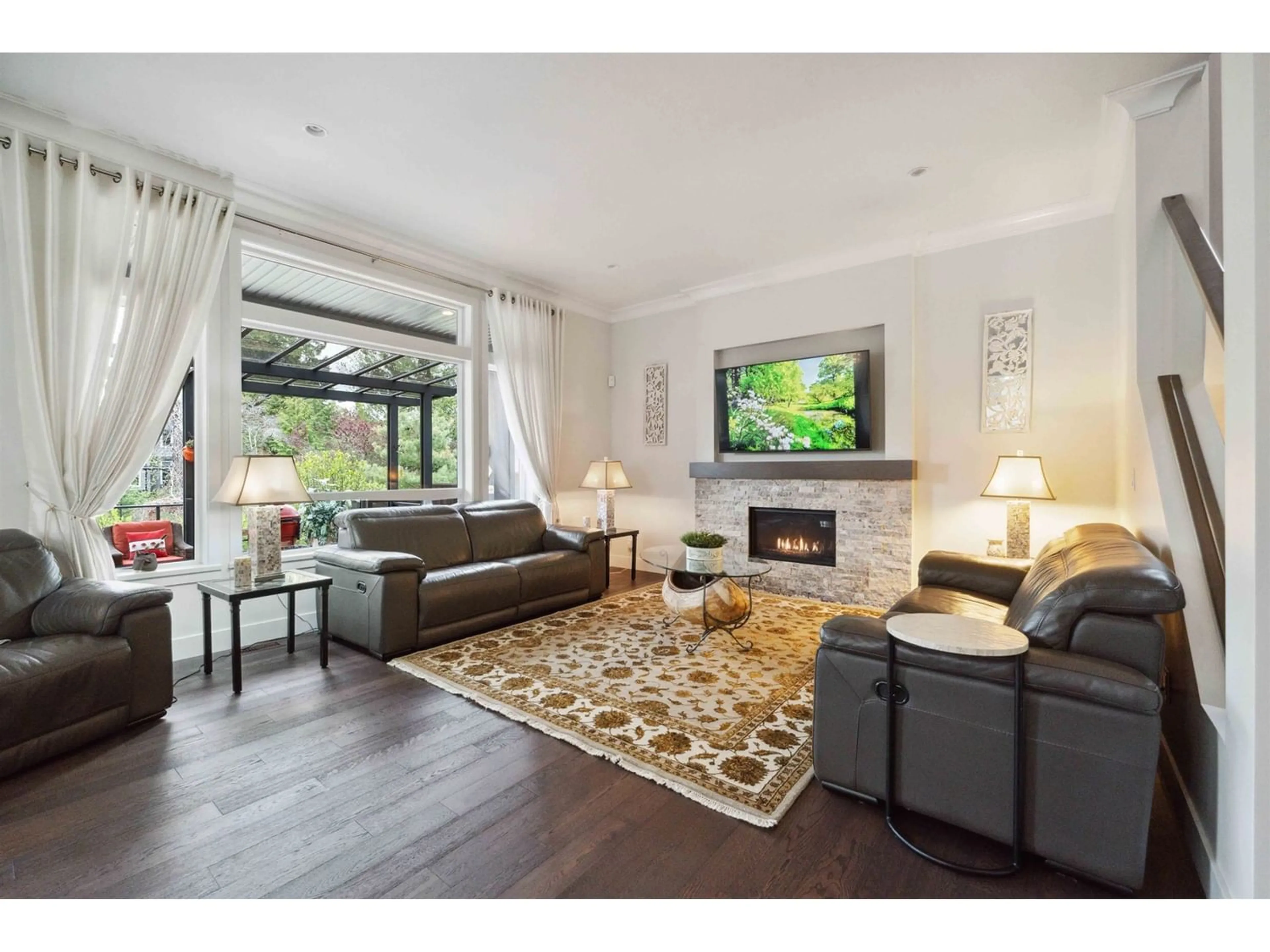 Living room for 18077 67 AVENUE, Surrey British Columbia V3S7H7