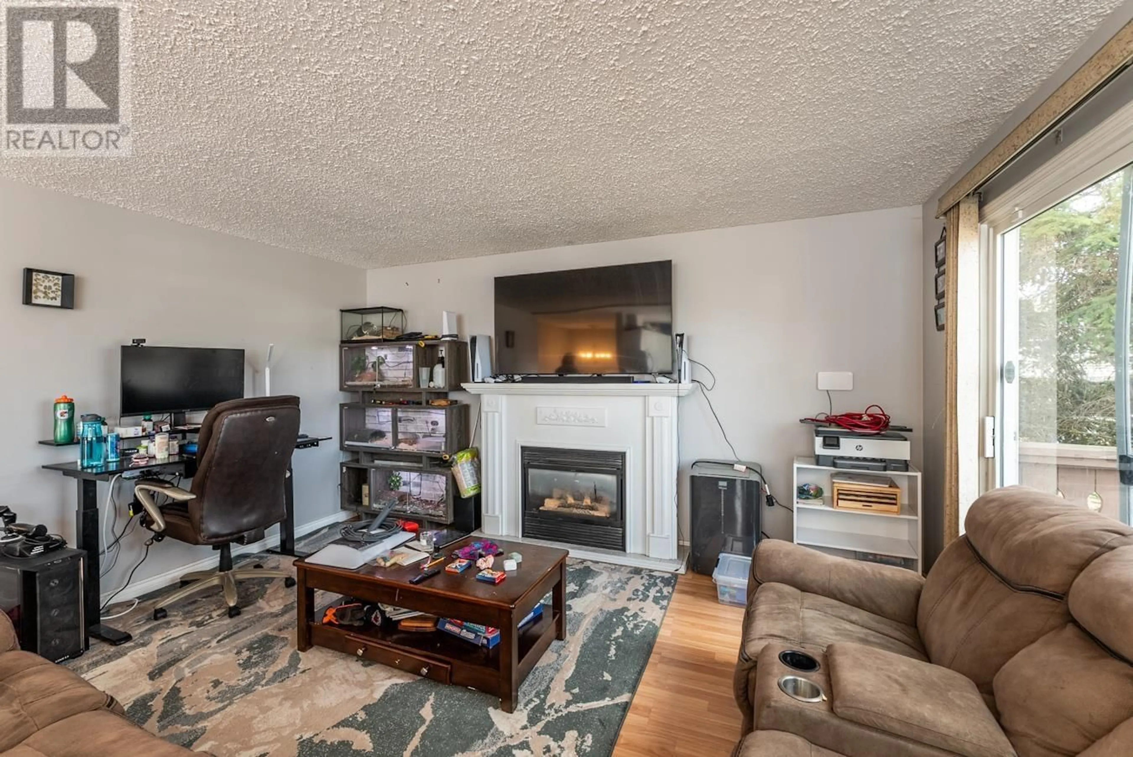Living room for 229 DUPRE AVENUE, Prince George British Columbia V2M4V9