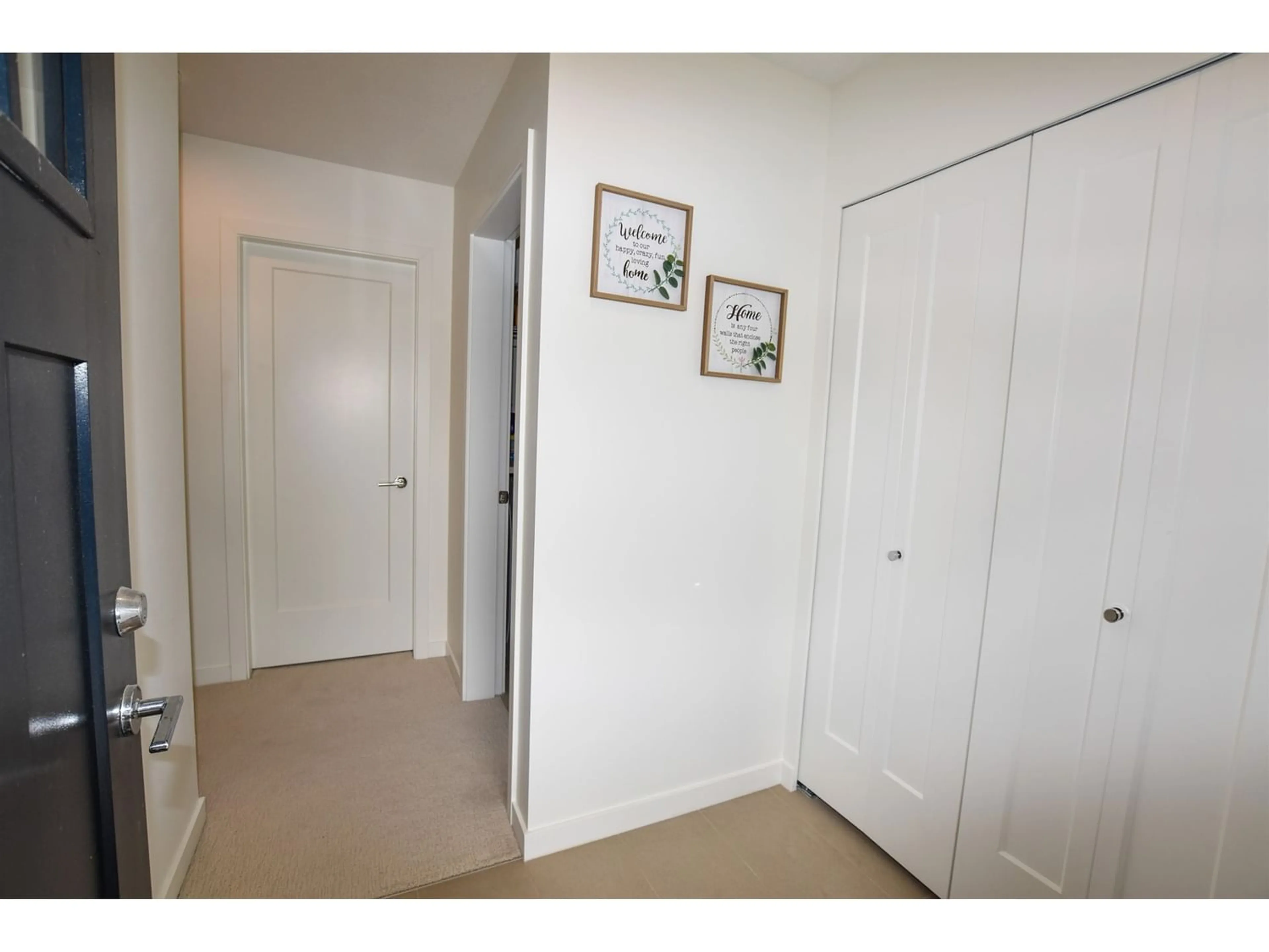 Indoor foyer for 82 15255 SITKA DRIVE, Surrey British Columbia V3S0B1