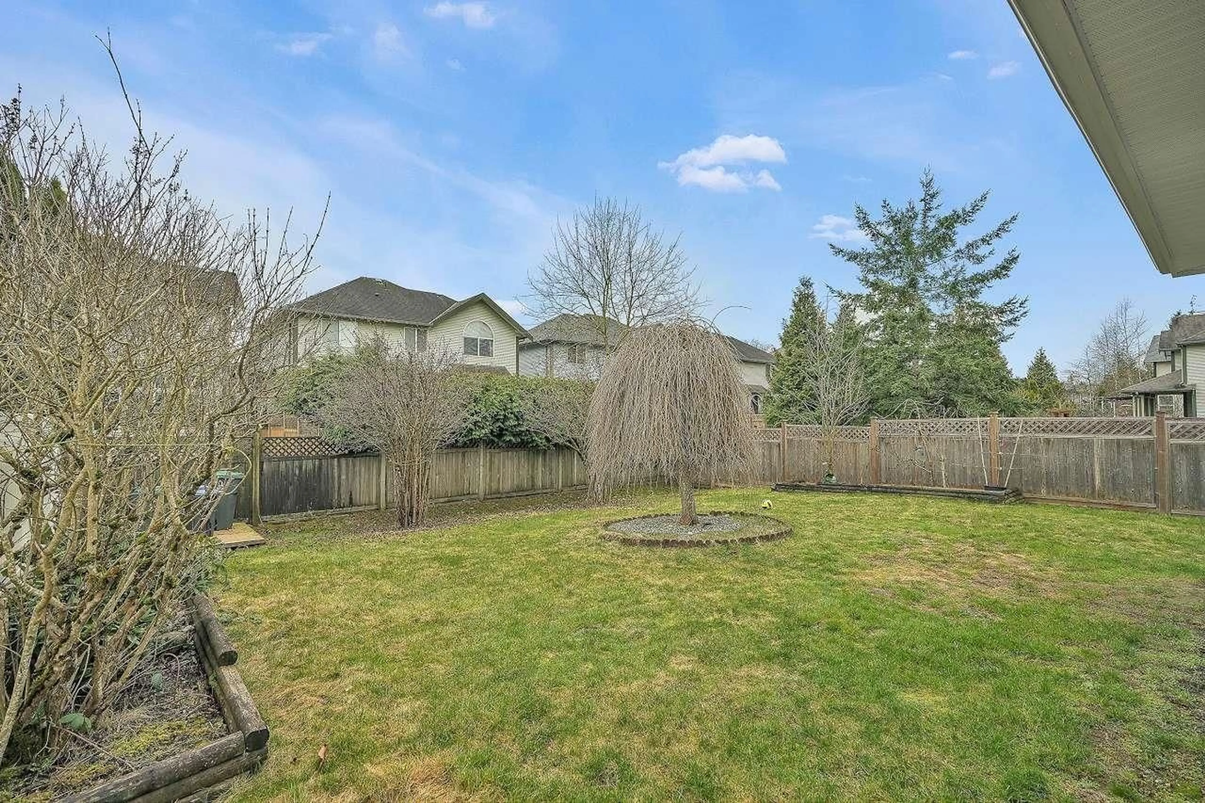 Fenced yard for 14548 58A AVENUE, Surrey British Columbia V3S0Y7