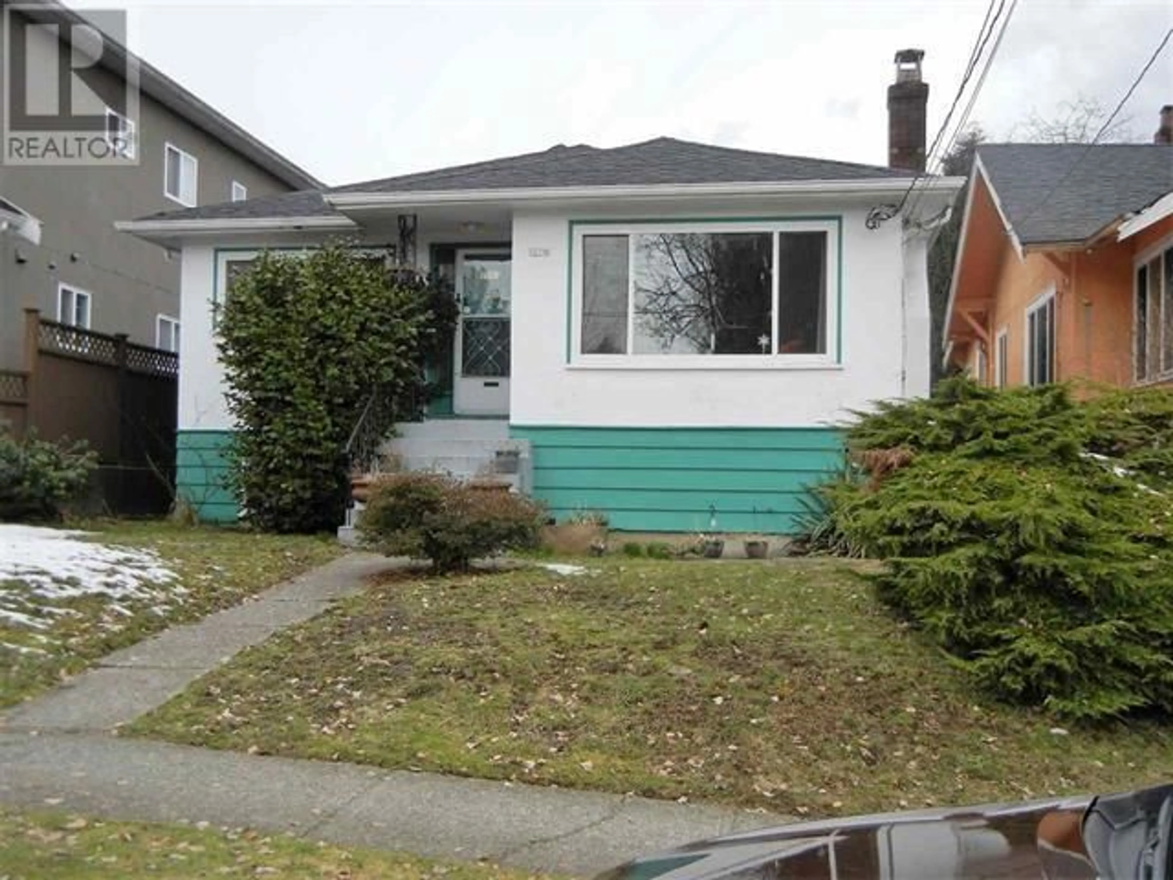 Frontside or backside of a home for 3567 HULL STREET, Vancouver British Columbia V5N4R8