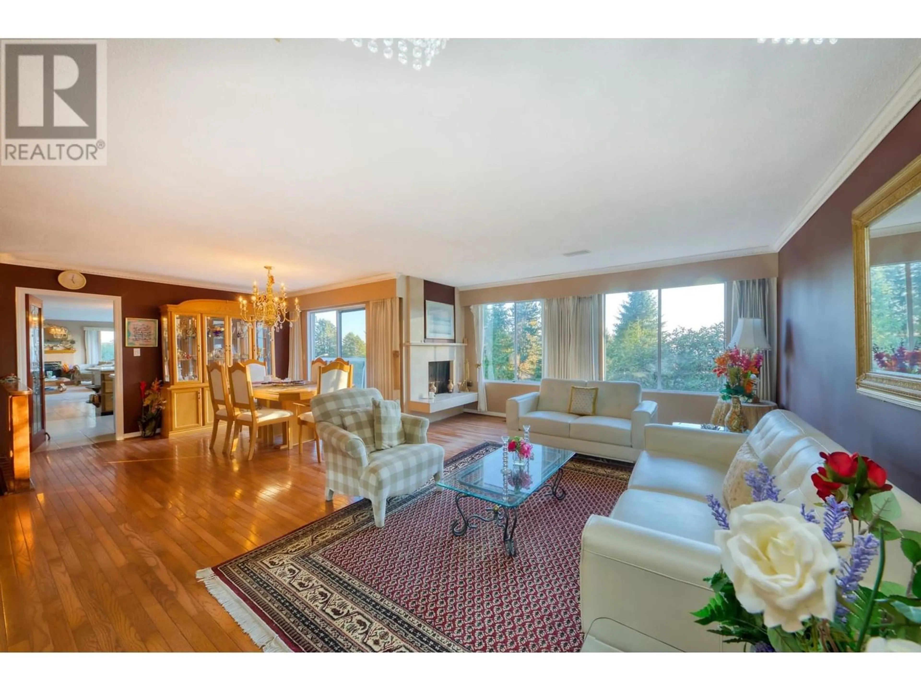 Living room for 1087 EYREMOUNT DRIVE, West Vancouver British Columbia V7S2B8