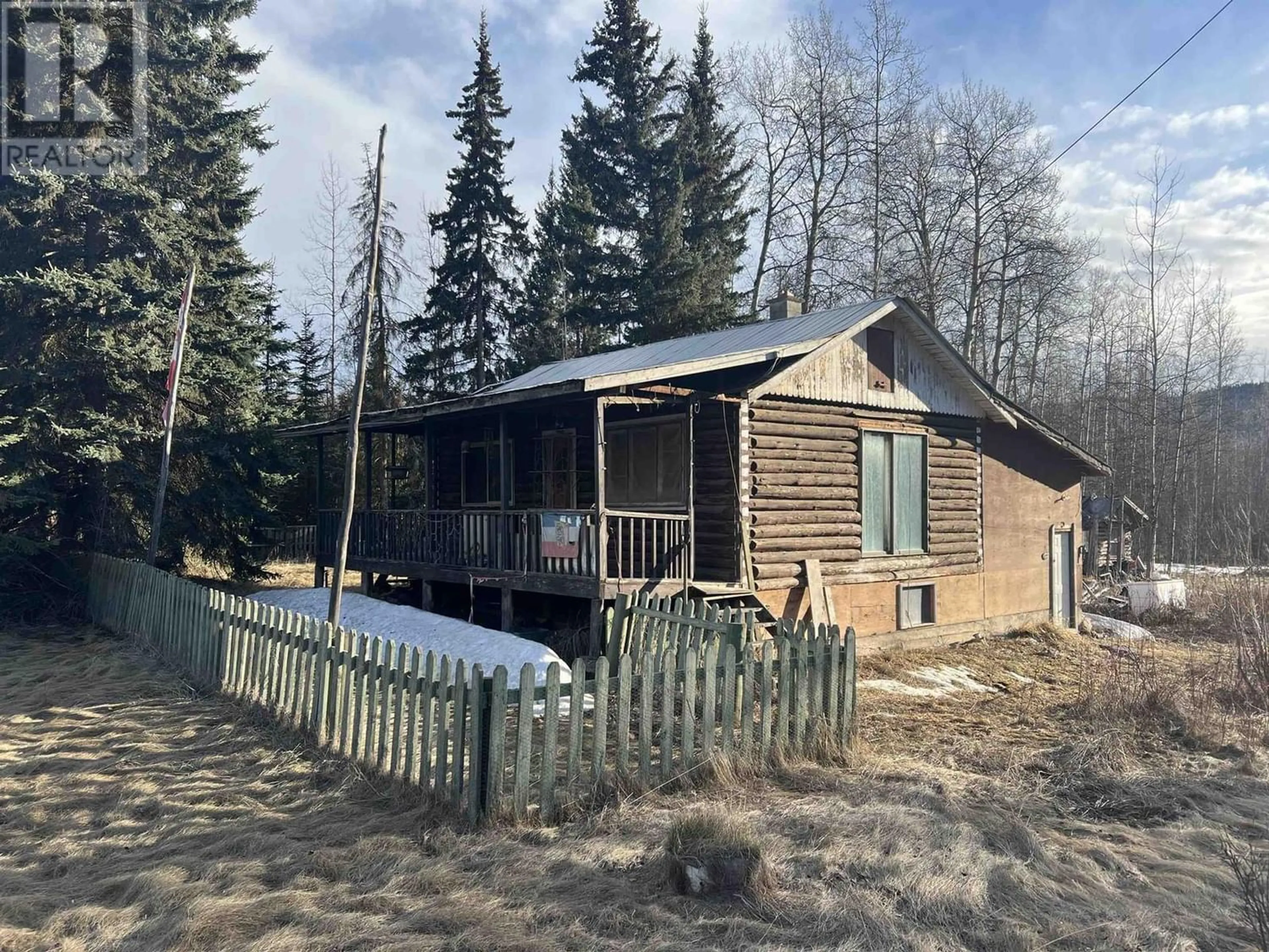 Cottage for 14541 W HIGHWAY 16, Burns Lake British Columbia V0J1E1