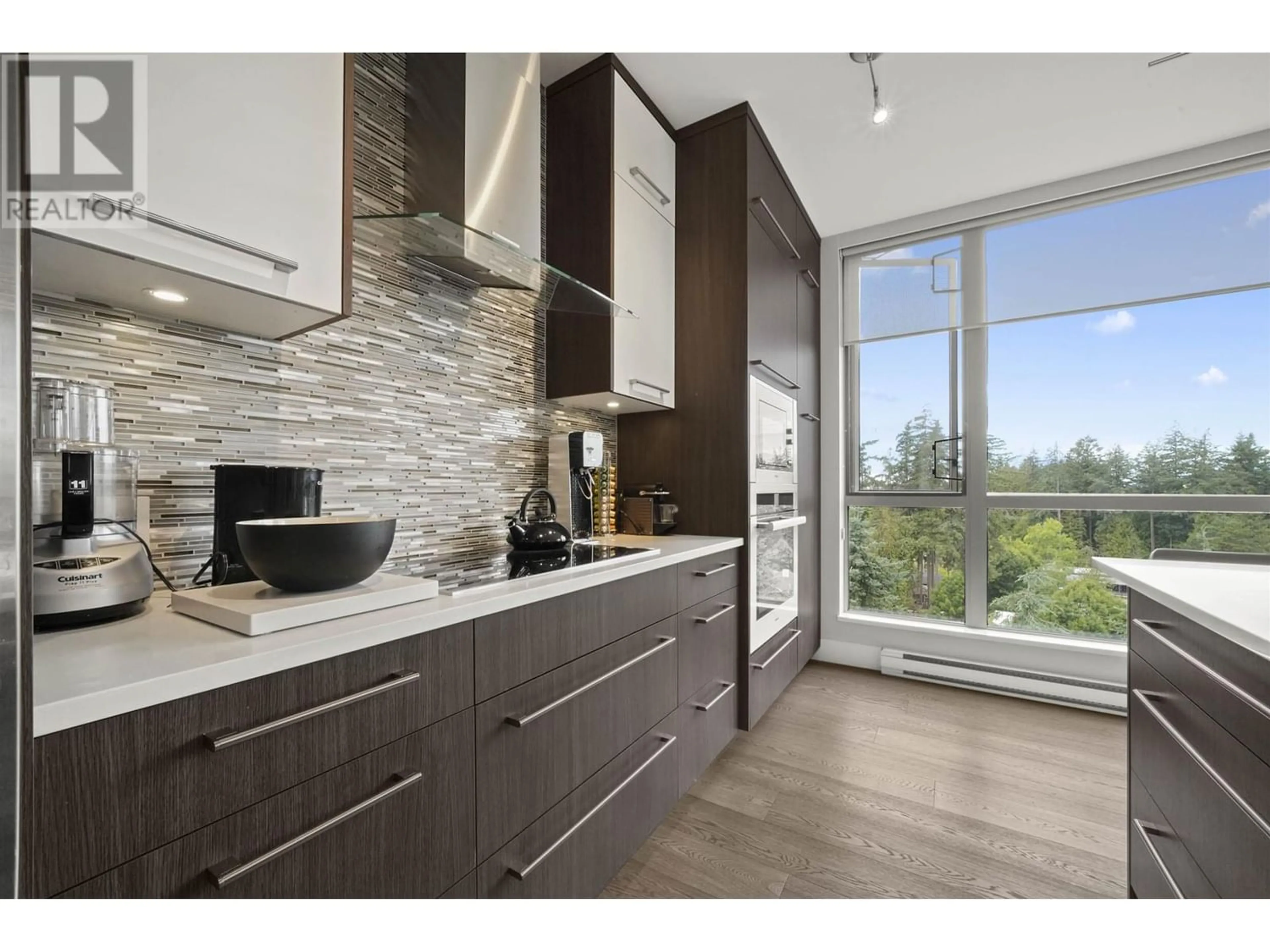 Contemporary kitchen for 1003 5657 HAMPTON PLACE, Vancouver British Columbia V6T2H4