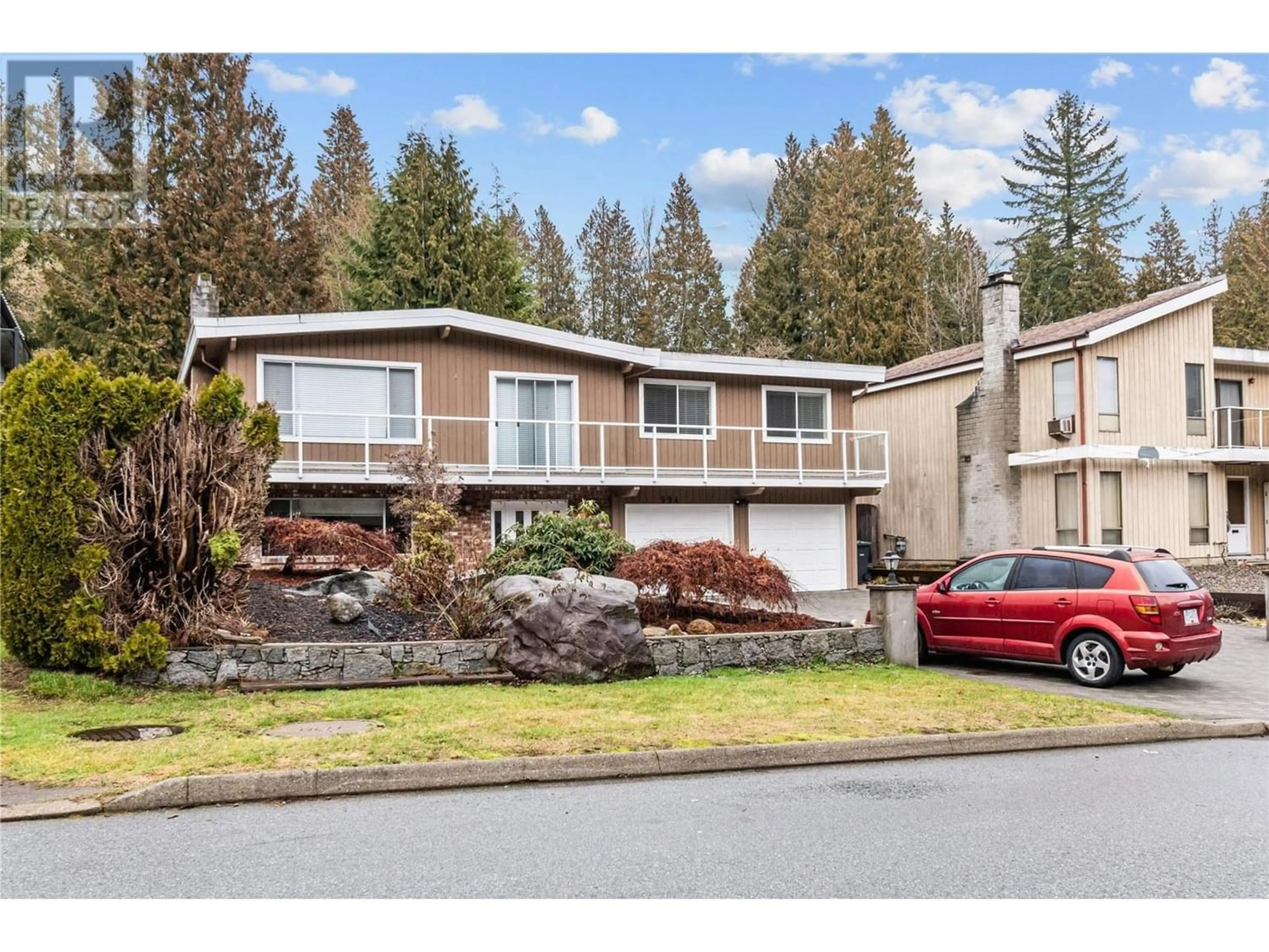 Frontside or backside of a home for 994 HENDECOURT ROAD, North Vancouver British Columbia V7K2W9