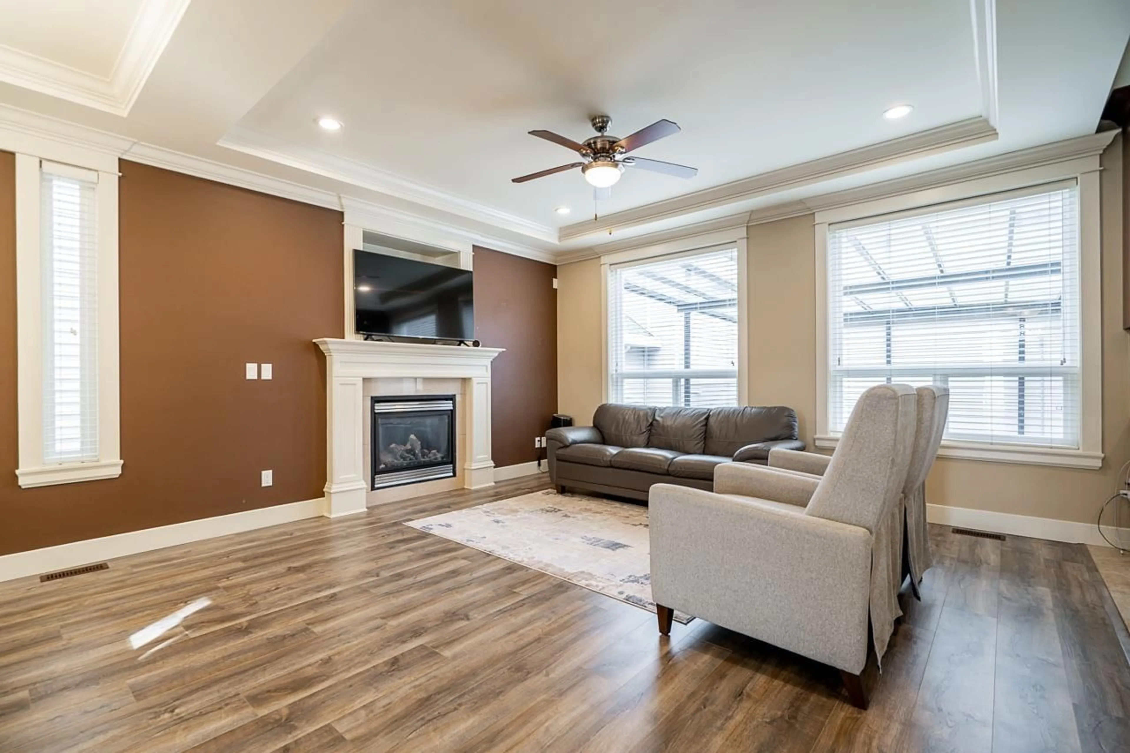 Living room for 6878 192 STREET, Surrey British Columbia V4N0B7