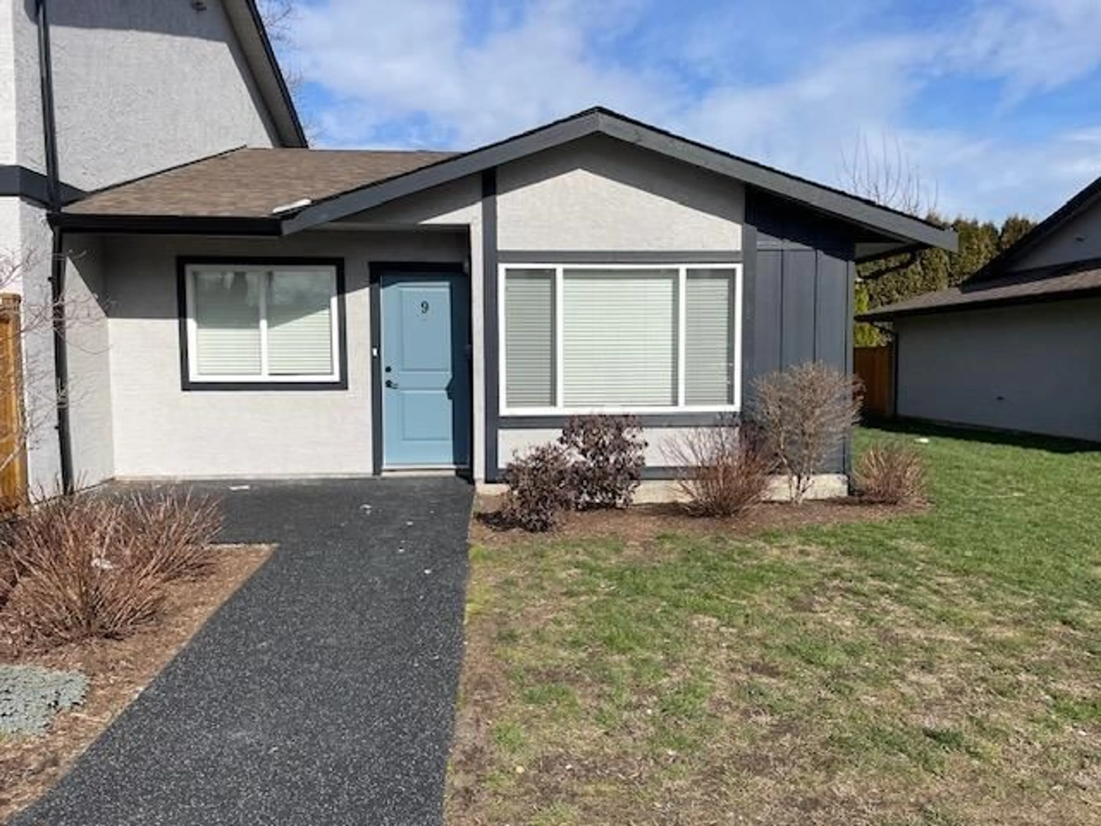 Home with vinyl exterior material for 9 45927 LEWIS AVENUE, Chilliwack British Columbia V2P3C3