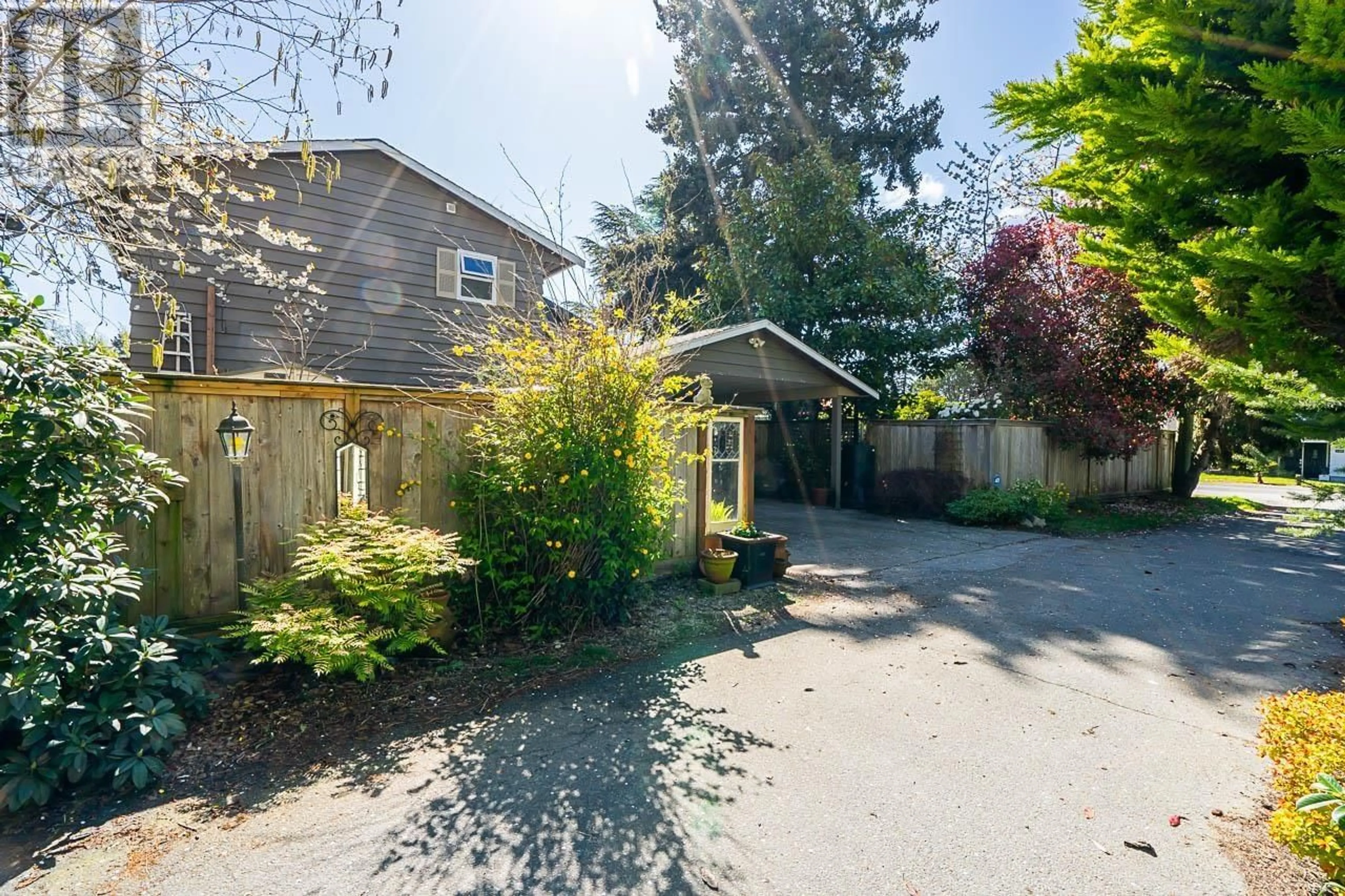 Frontside or backside of a home for 198 66 STREET, Delta British Columbia V4L1M8