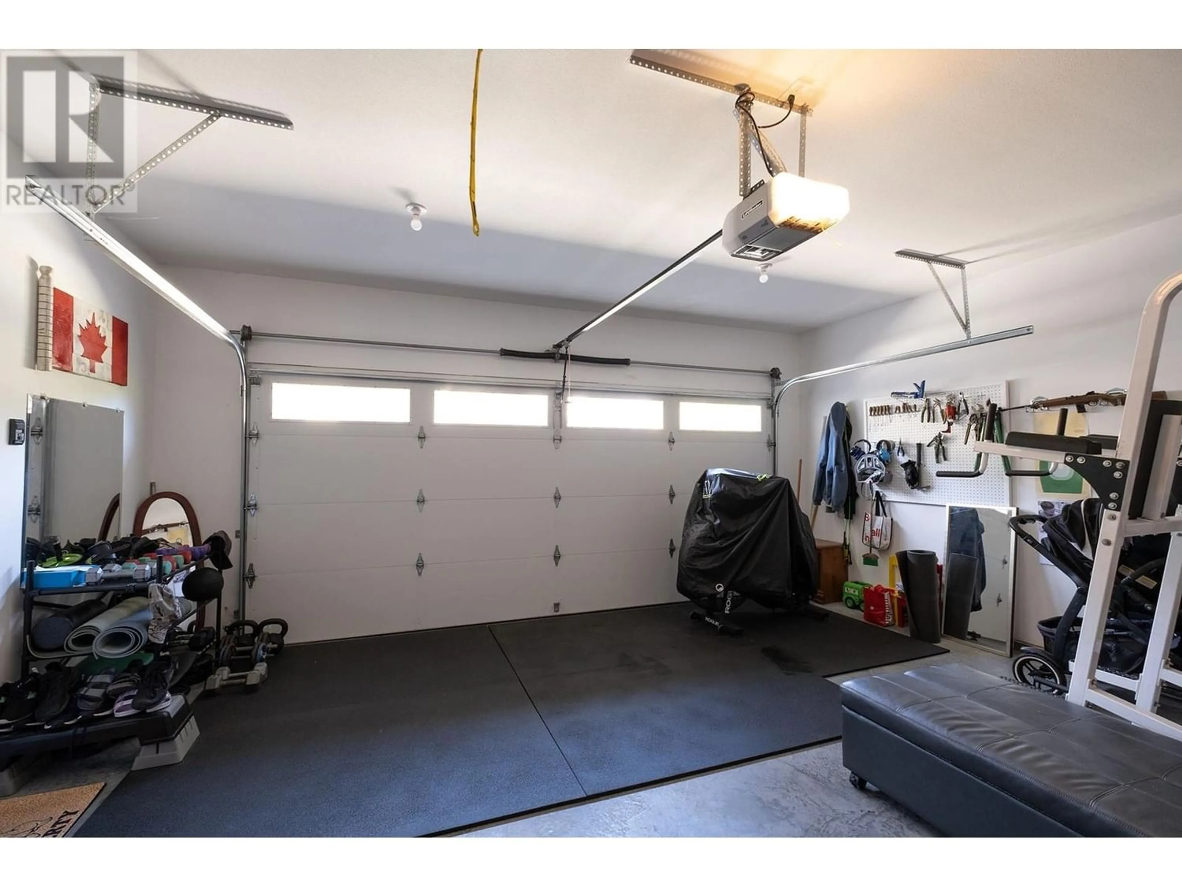 Indoor garage for 5438 MCCOURT ROAD, Sechelt British Columbia V7Z0N6