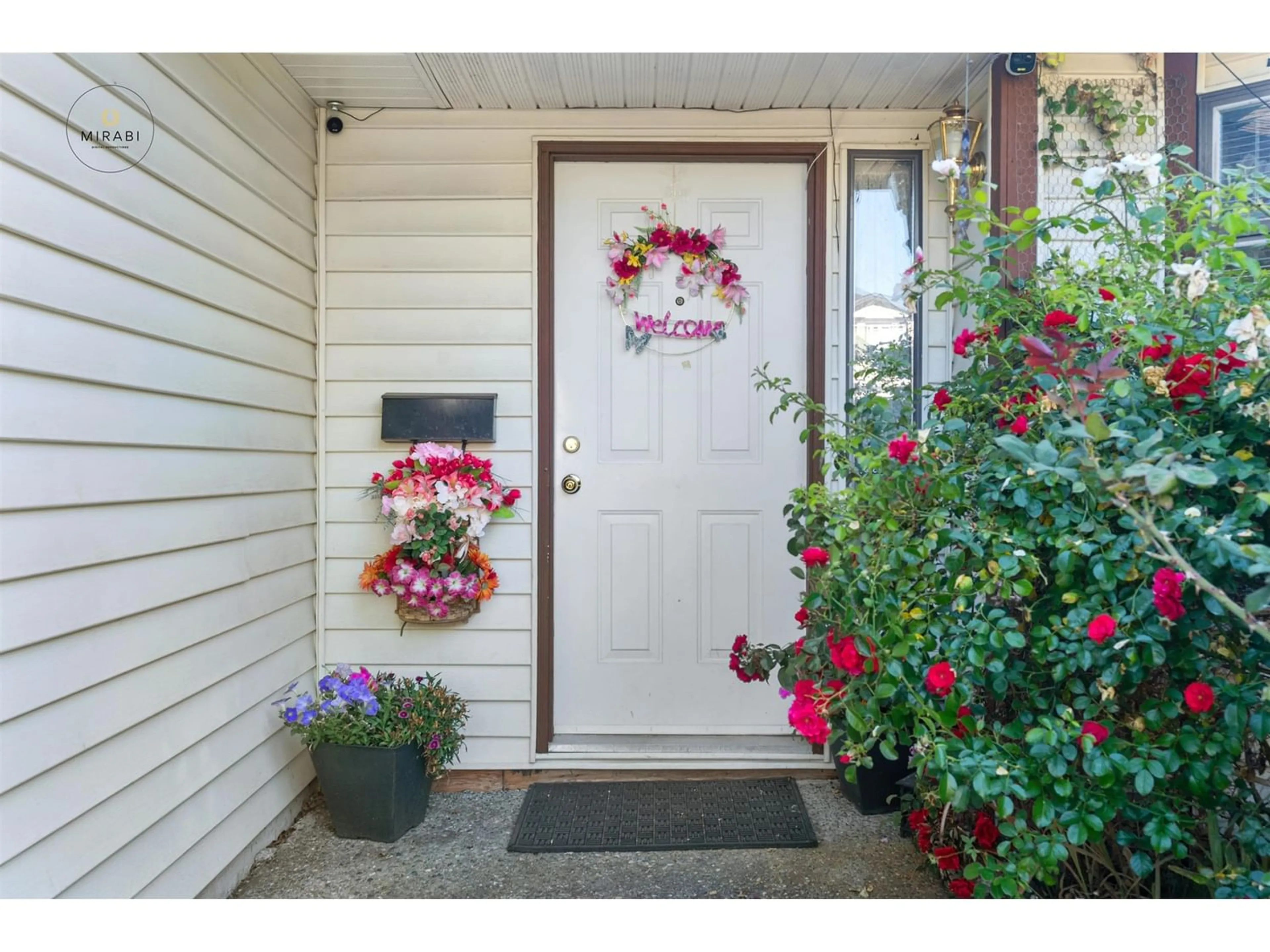 Indoor entryway for 9041 137A STREET, Surrey British Columbia V3V7N6