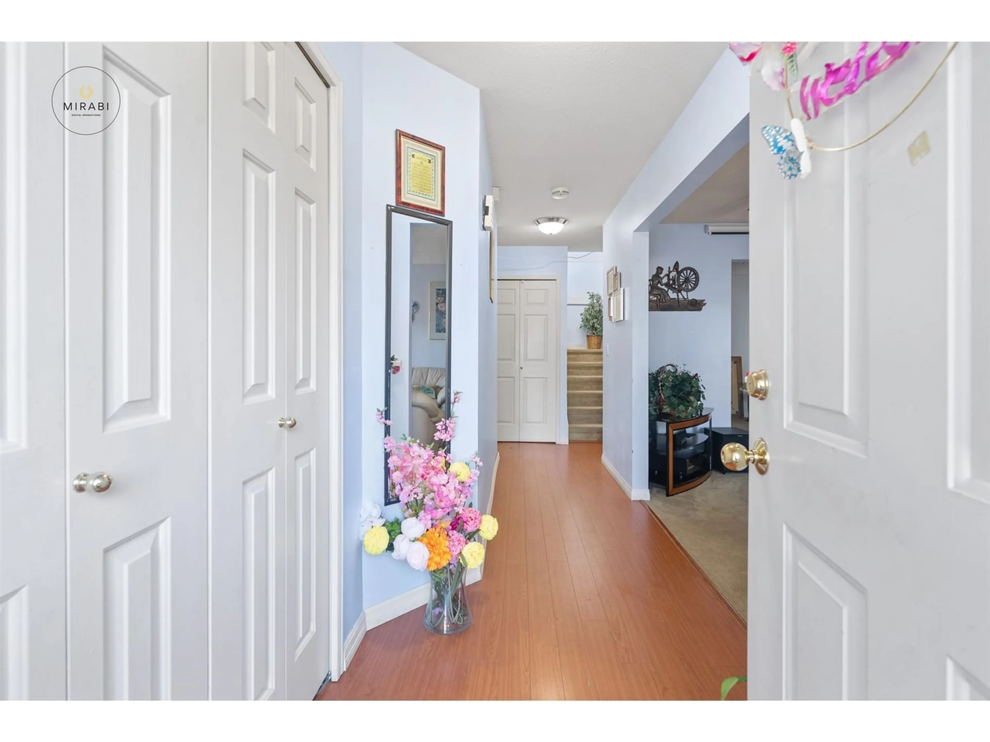 Indoor entryway for 9041 137A STREET, Surrey British Columbia V3V7N6