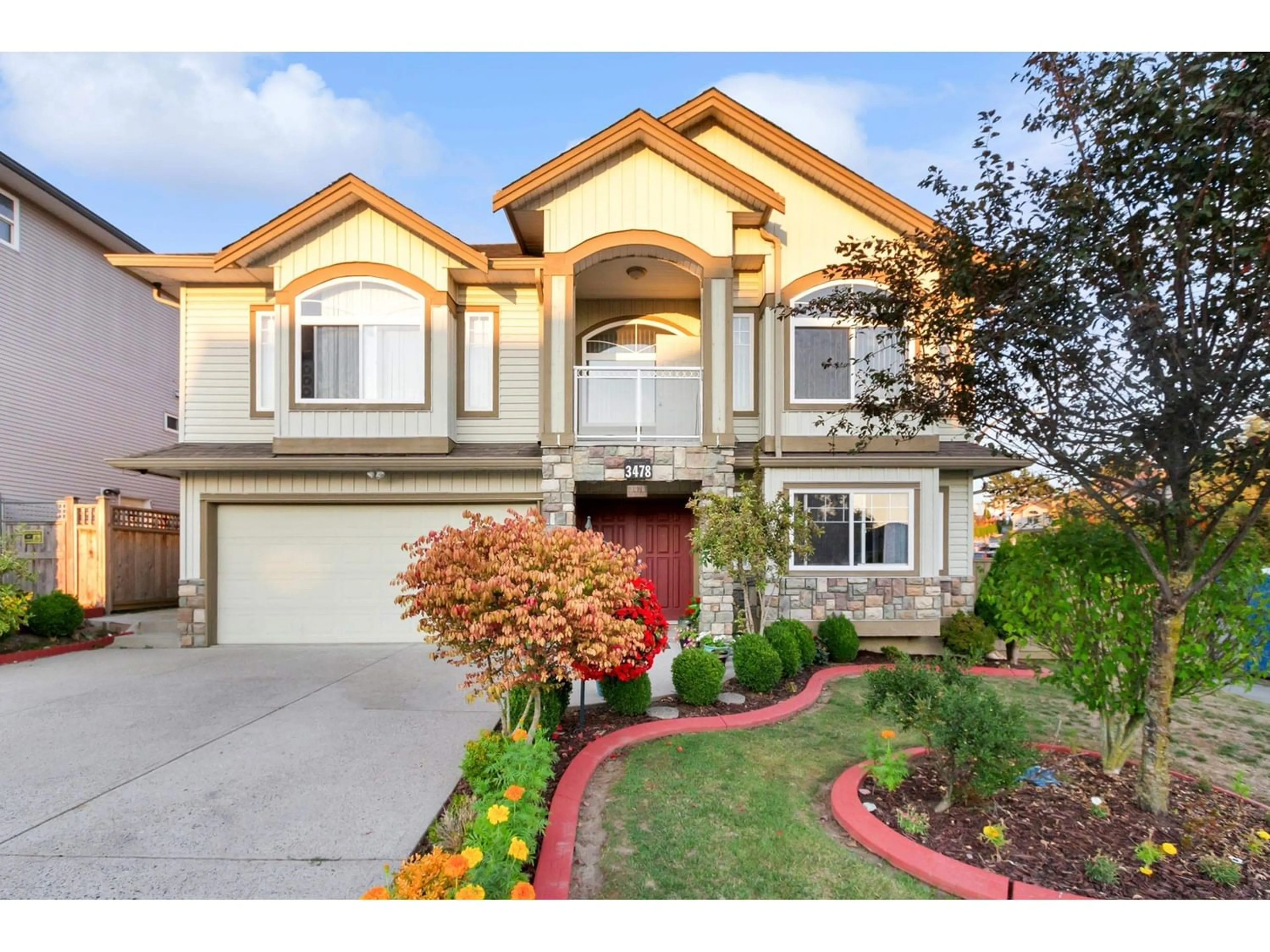 Frontside or backside of a home for 3478 GOLDFINCH STREET, Abbotsford British Columbia V2T6Y5