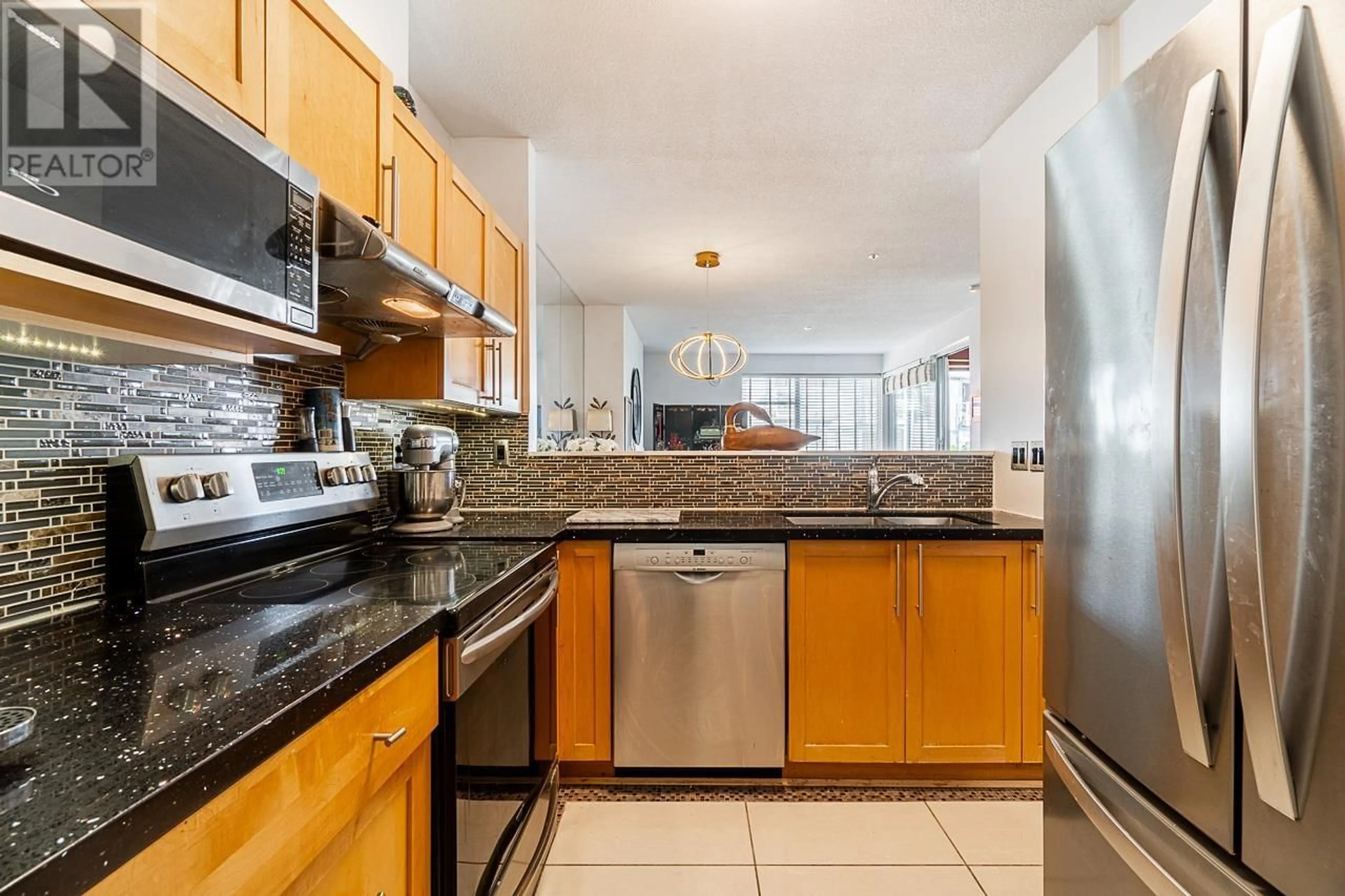 Standard kitchen for 310 1820 E KENT AVENUE, Vancouver British Columbia V5P2S7