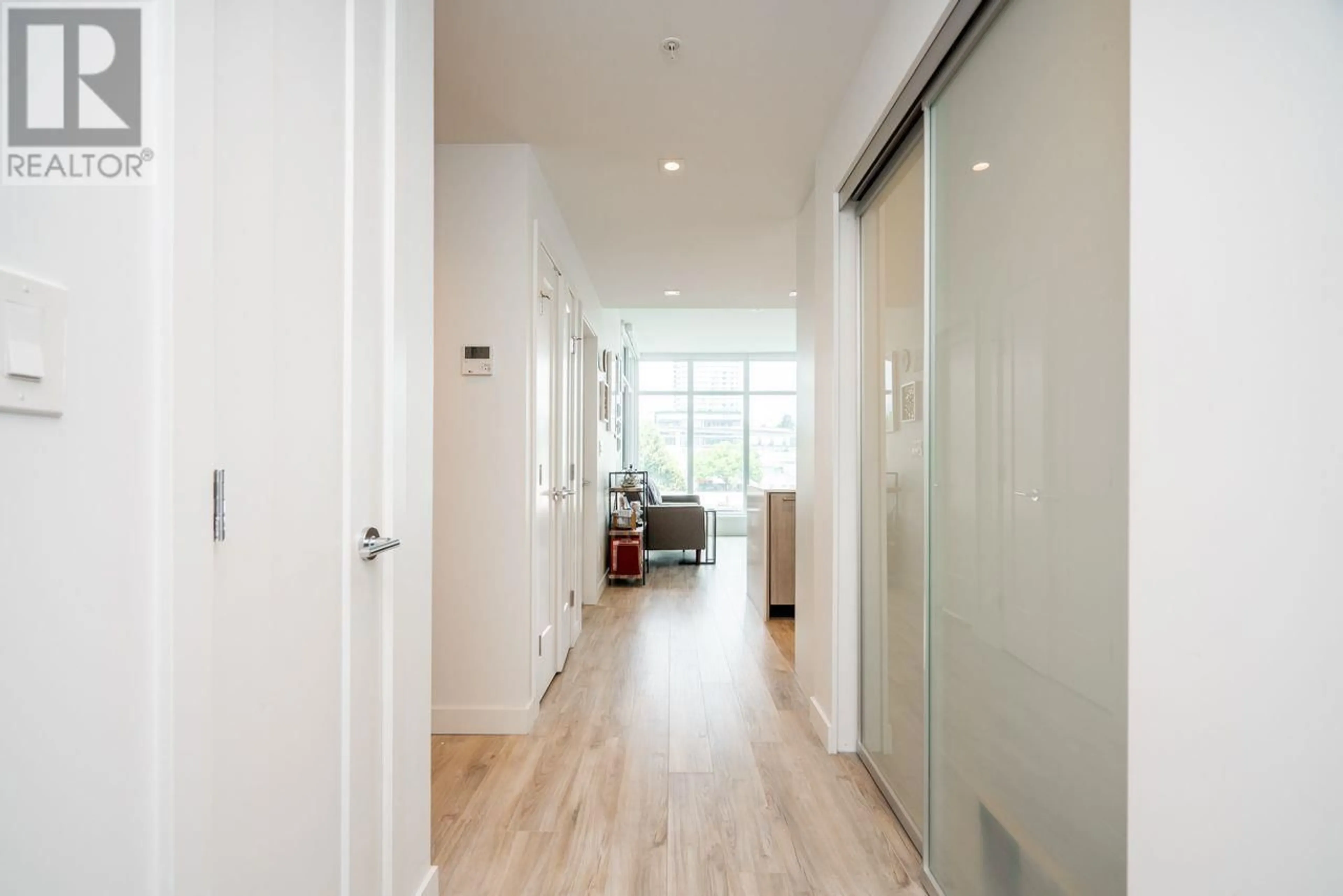 Indoor foyer for 506 2288 ALPHA AVENUE, Burnaby British Columbia V5C0L9