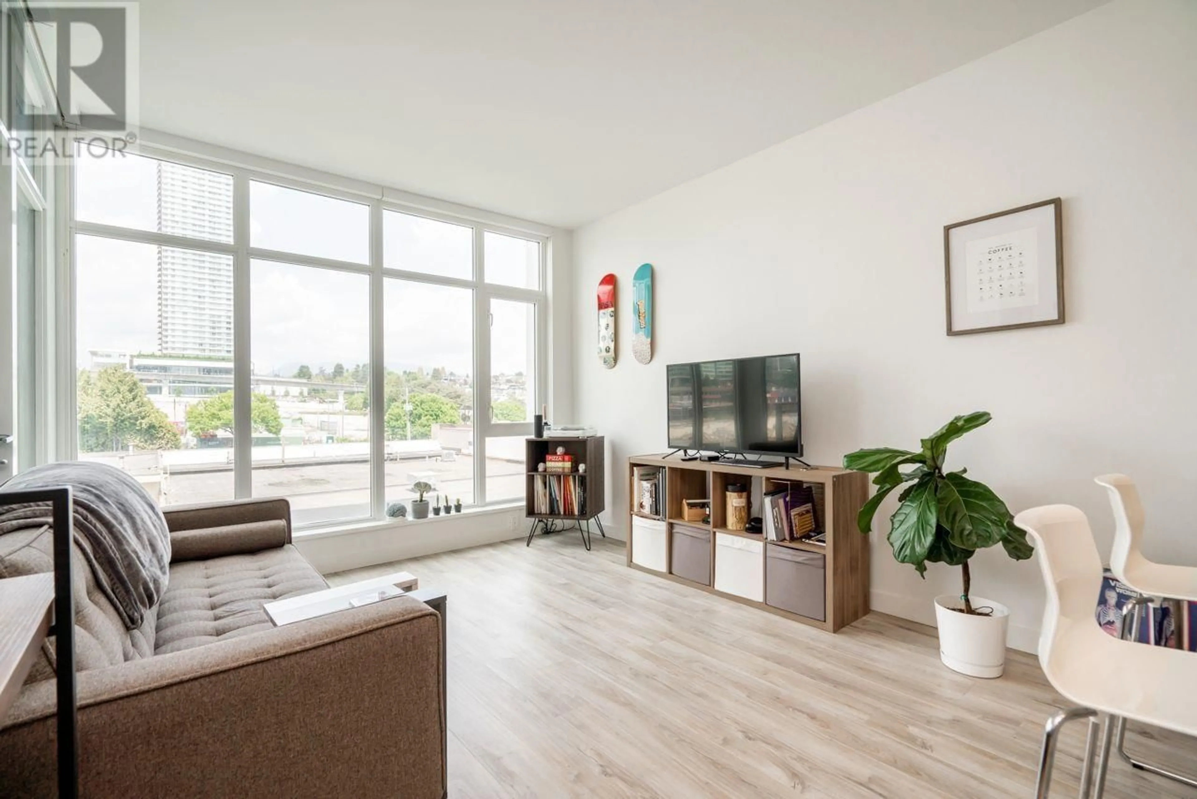 Living room, wood floors for 506 2288 ALPHA AVENUE, Burnaby British Columbia V5C0L9