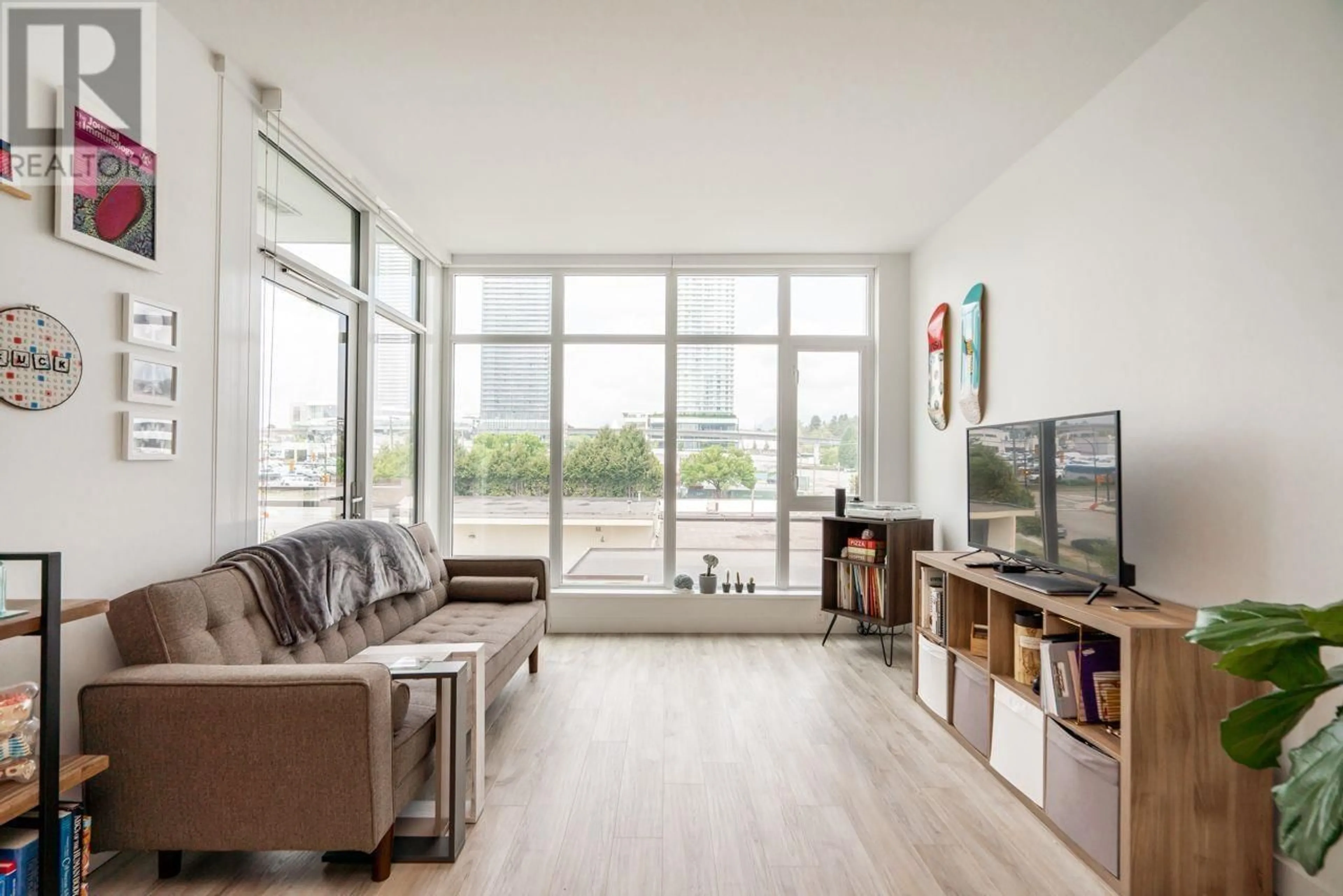 Living room, wood floors for 506 2288 ALPHA AVENUE, Burnaby British Columbia V5C0L9