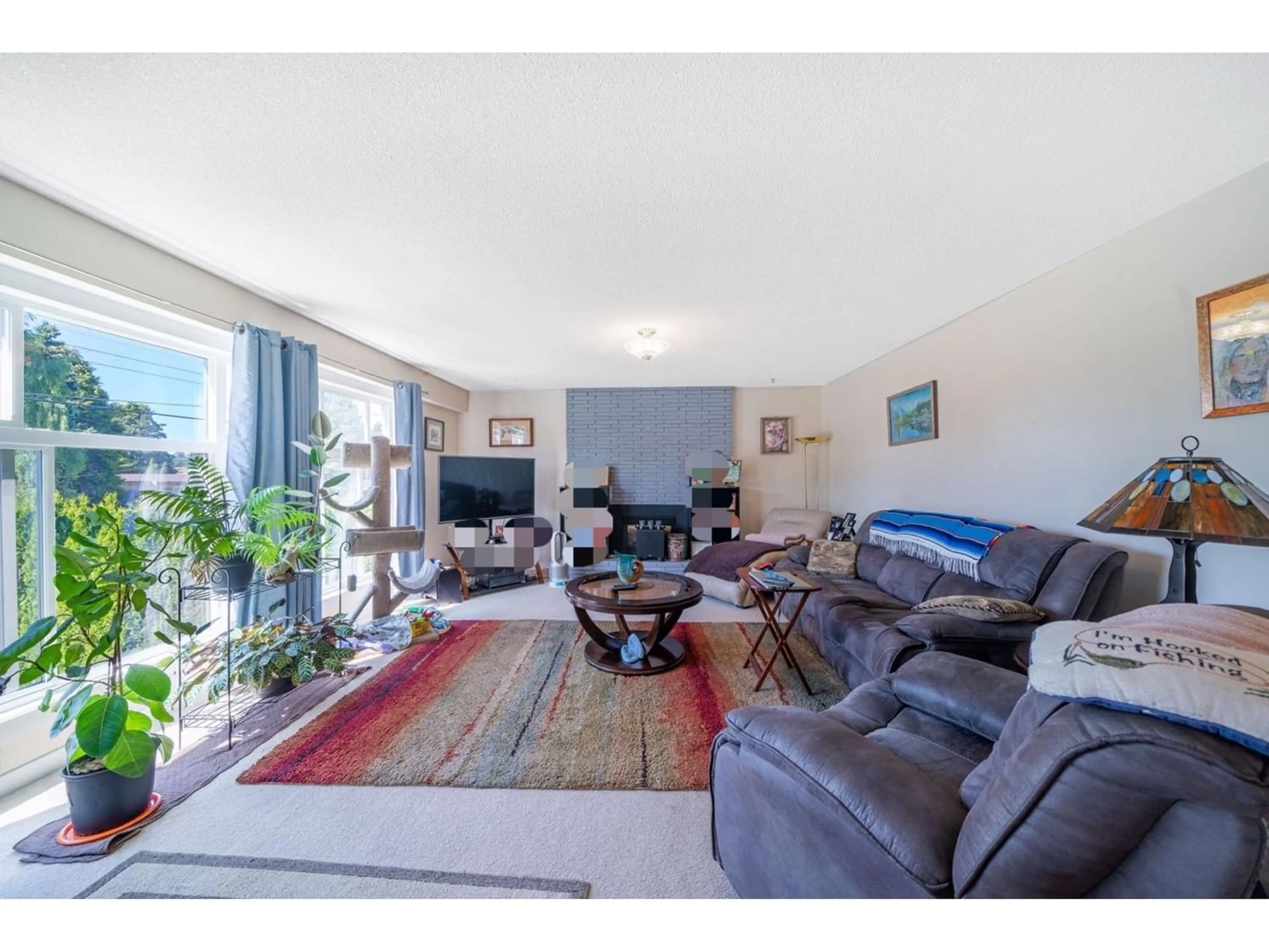 Living room for 13873 BLACKBURN AVENUE, White Rock British Columbia V4B2Z1