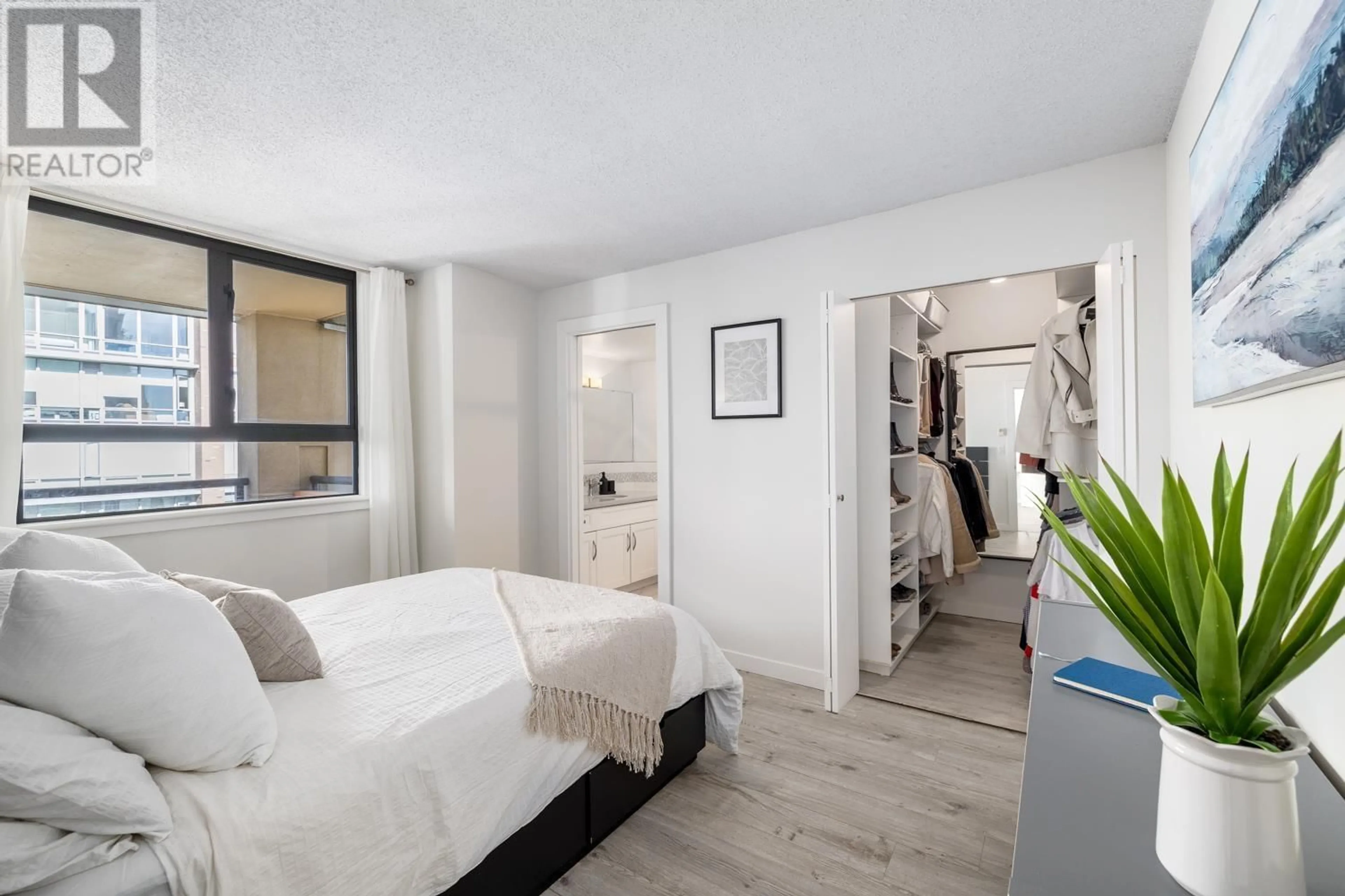 A pic of a room for 1602 789 DRAKE STREET, Vancouver British Columbia V6Z2N7