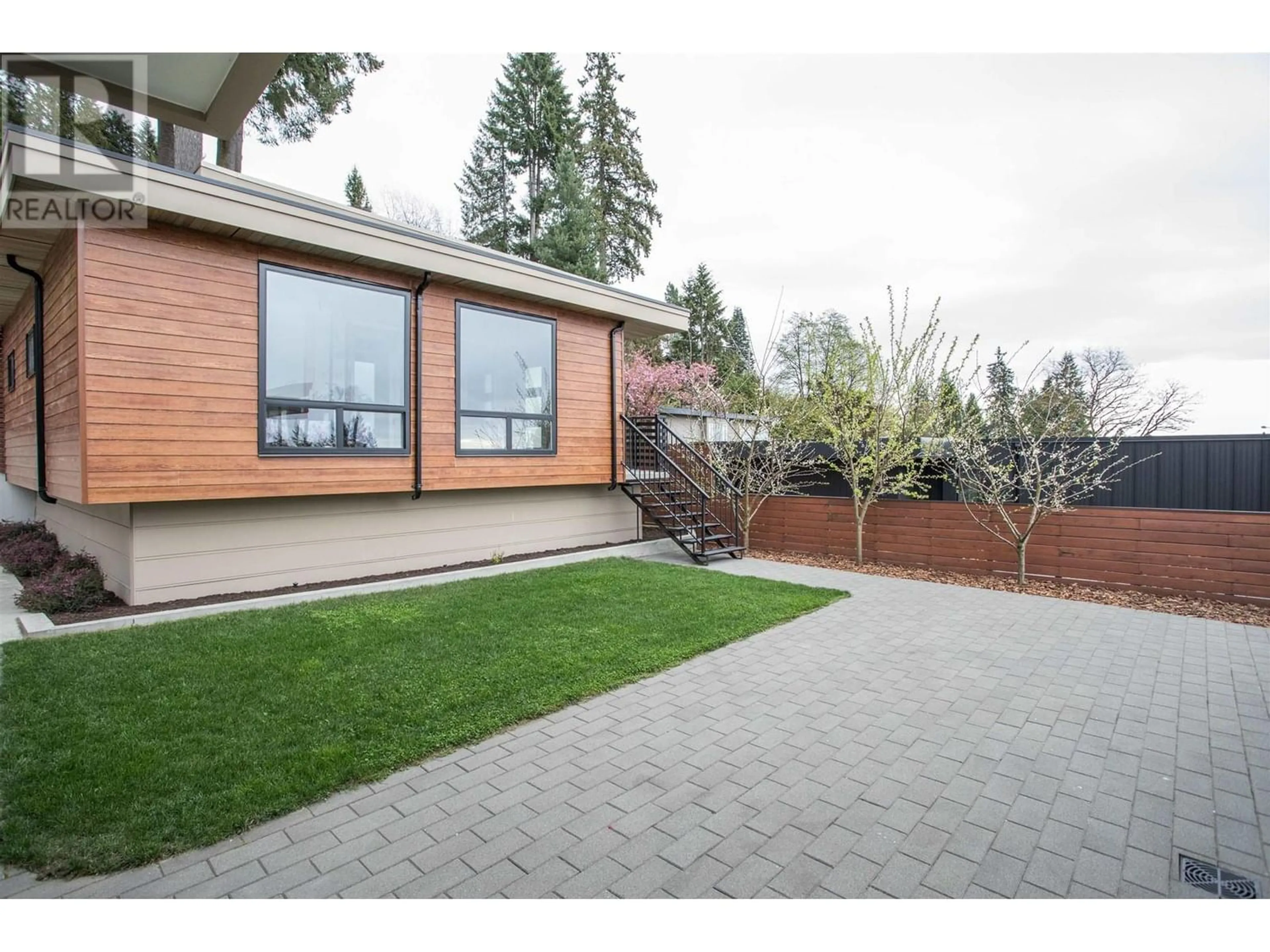Frontside or backside of a home for 3980 NORWOOD AVENUE, North Vancouver British Columbia V7N3R3
