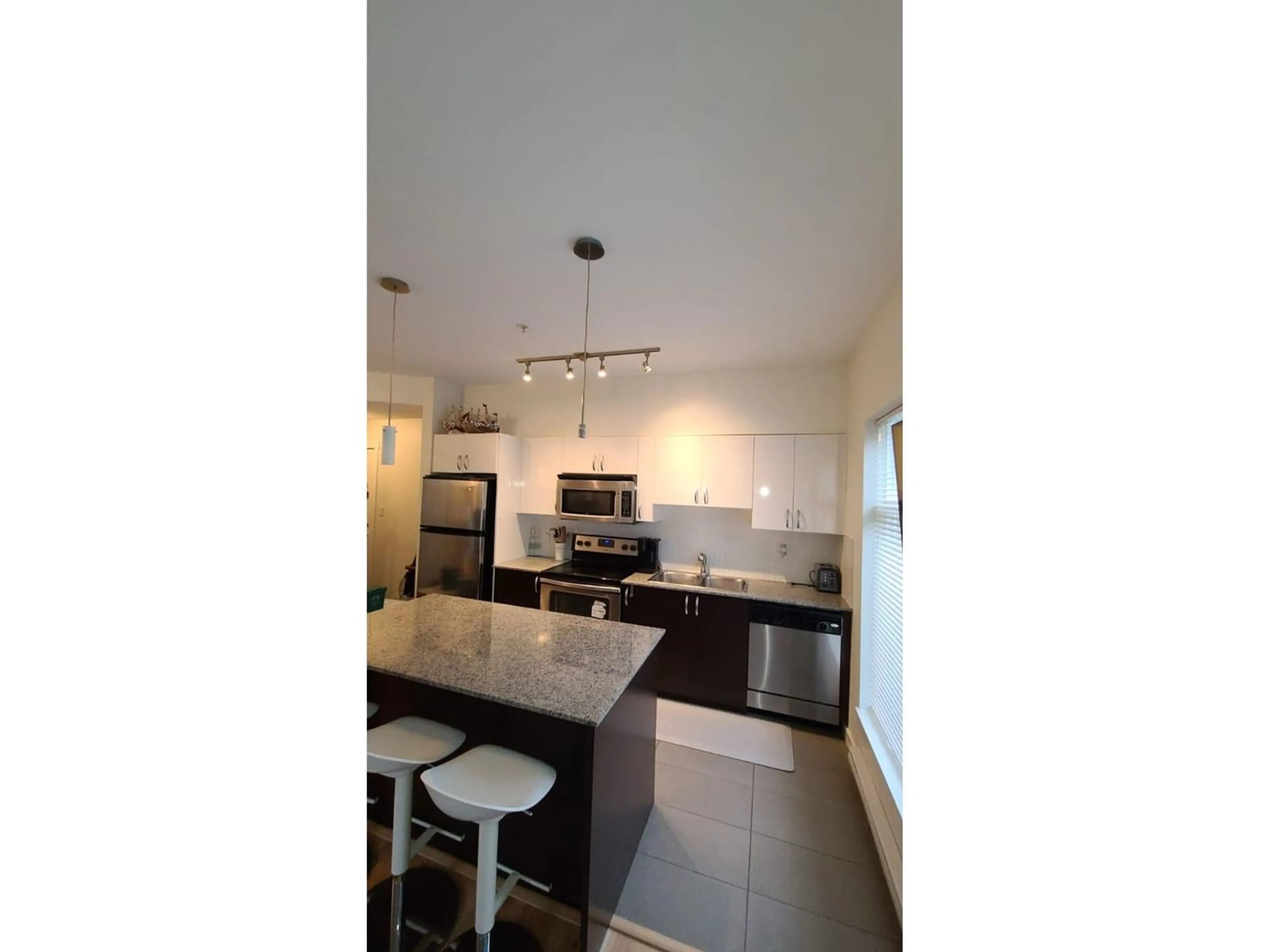 Kitchen for 309 13728 108TH AVENUE, Surrey British Columbia V3T0G2