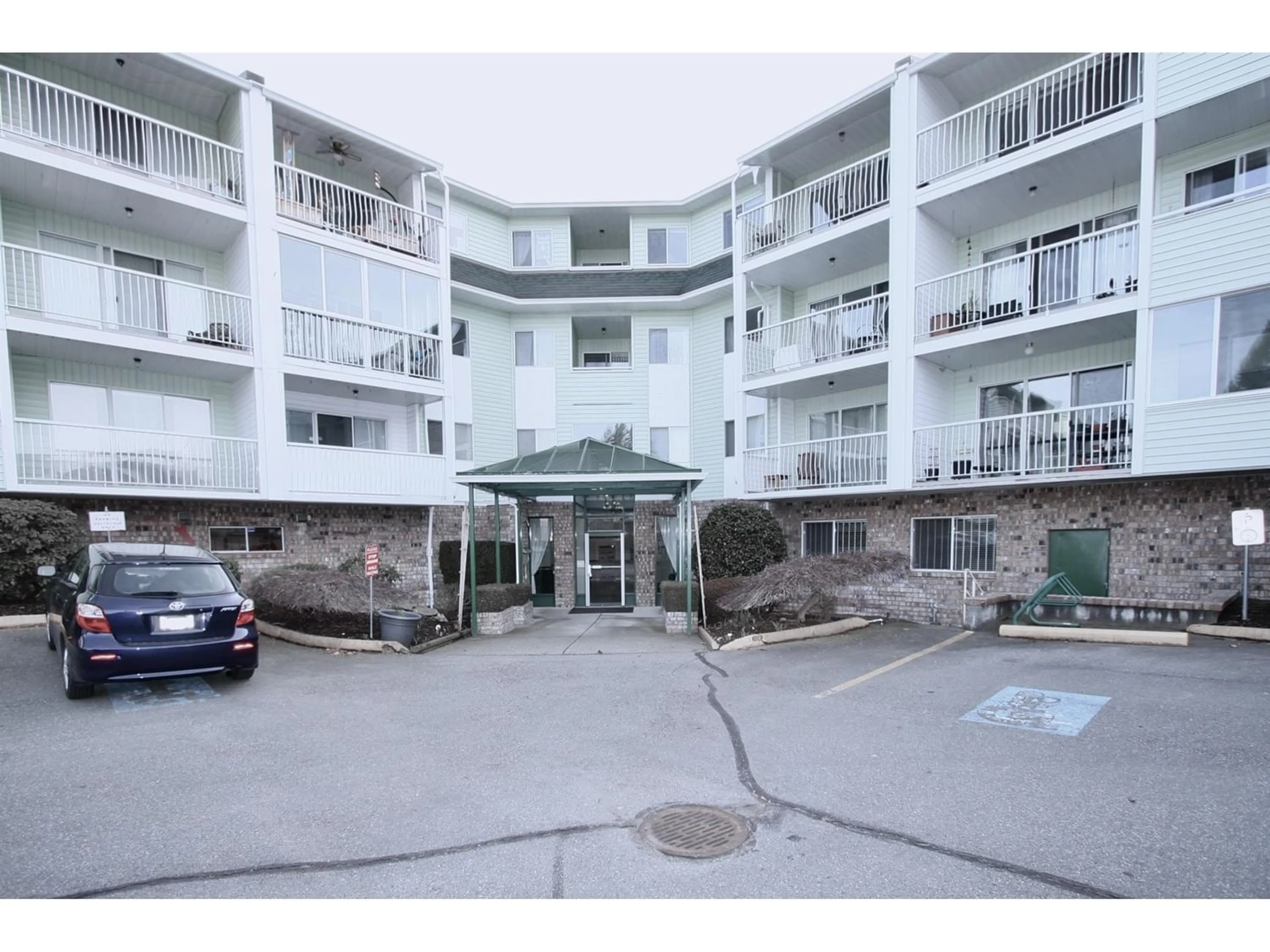 A pic from exterior of the house or condo for 308 31850 UNION AVENUE, Abbotsford British Columbia V2T4V2