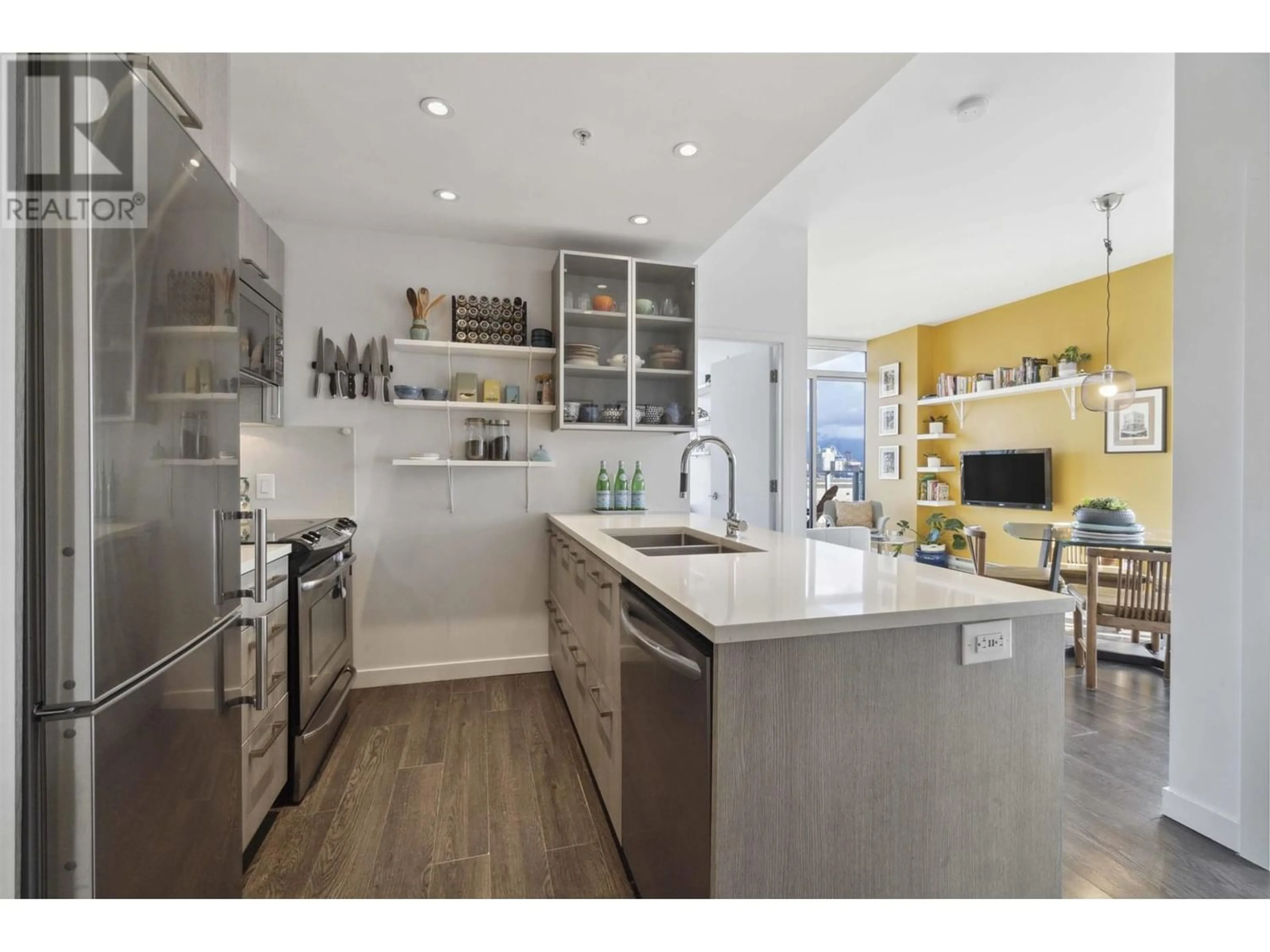 Contemporary kitchen for PH4 933 E HASTINGS STREET, Vancouver British Columbia V6A0G6