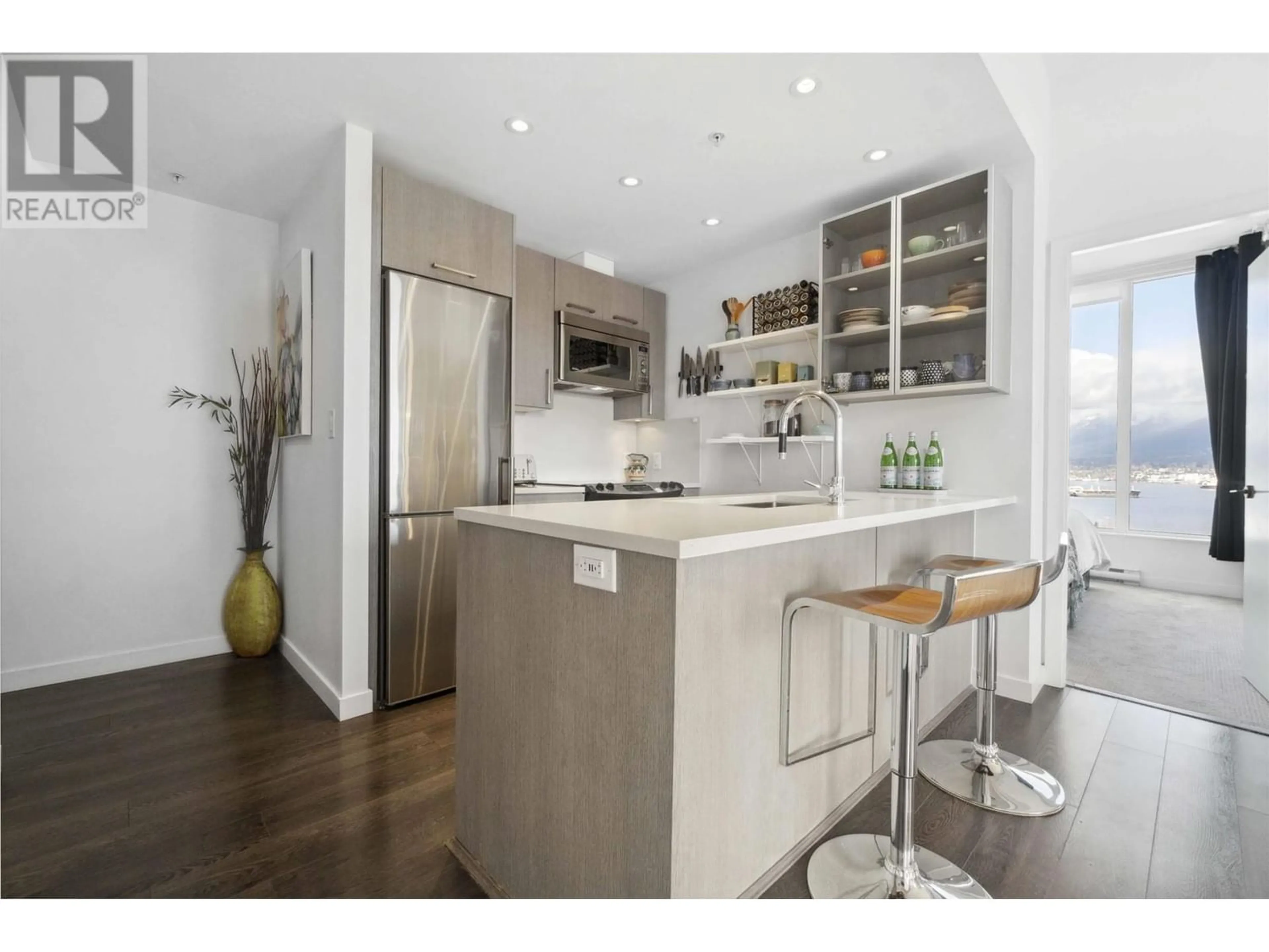 Contemporary kitchen for PH4 933 E HASTINGS STREET, Vancouver British Columbia V6A0G6