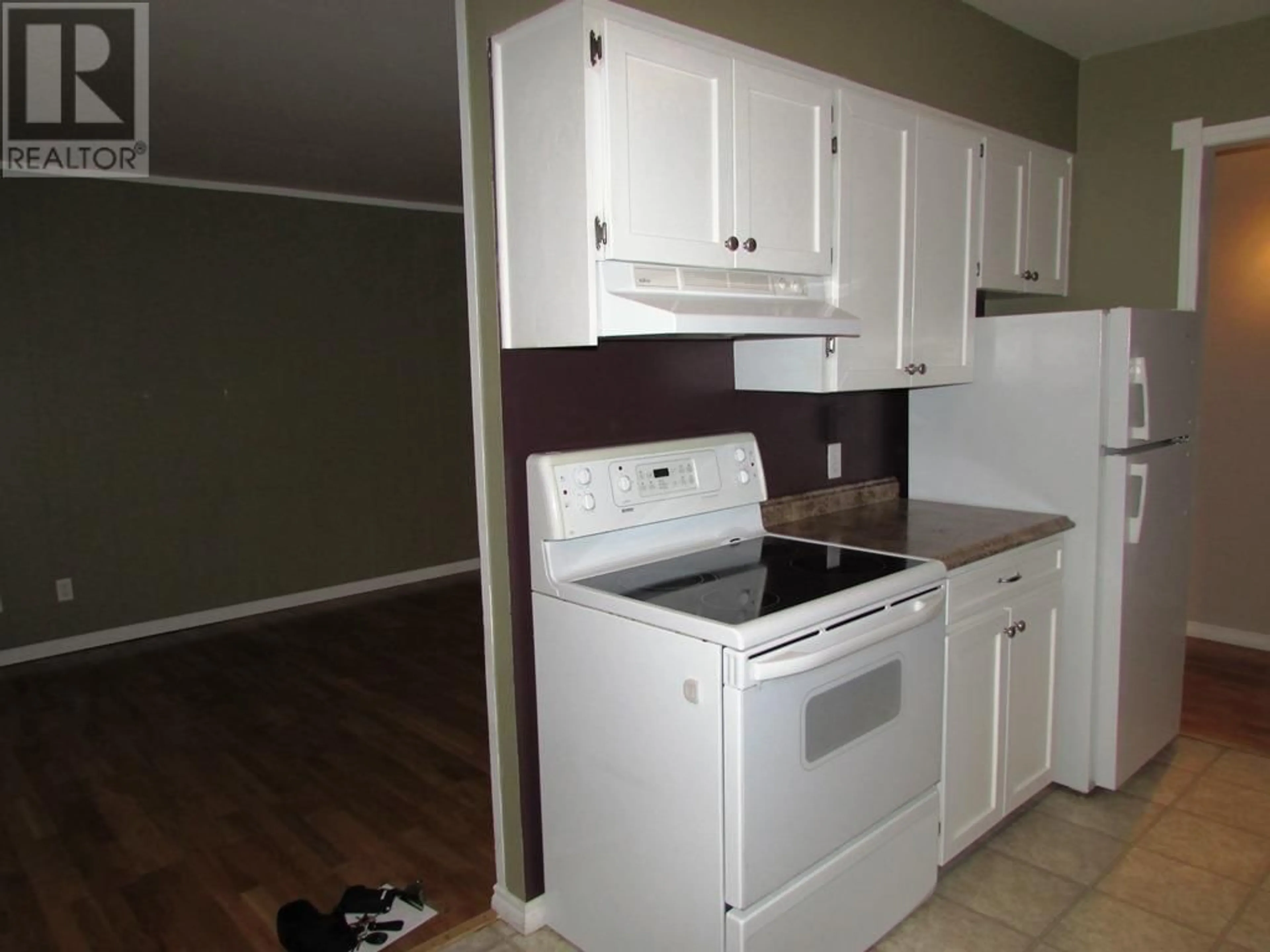 Standard kitchen for 108 9807 104 AVENUE, Fort St. John British Columbia V1J2K4