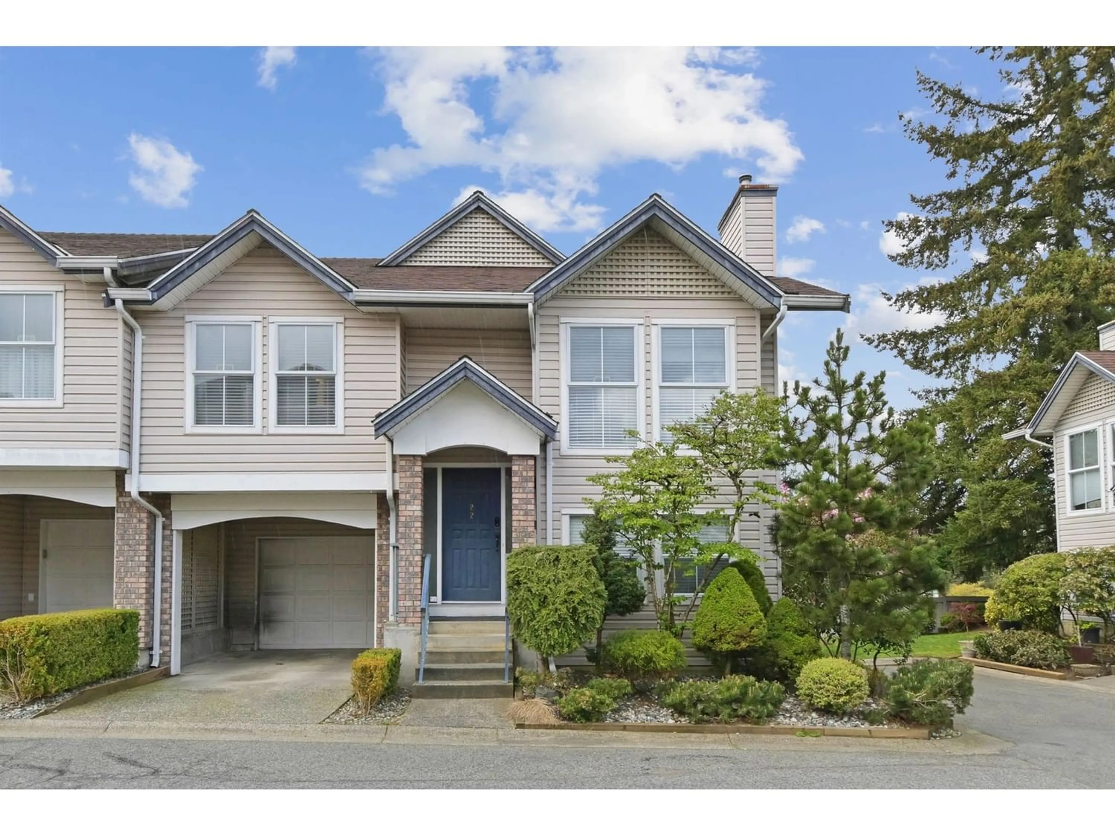 Frontside or backside of a home for 22 8716 WALNUT GROVE DRIVE, Langley British Columbia V1M2K2