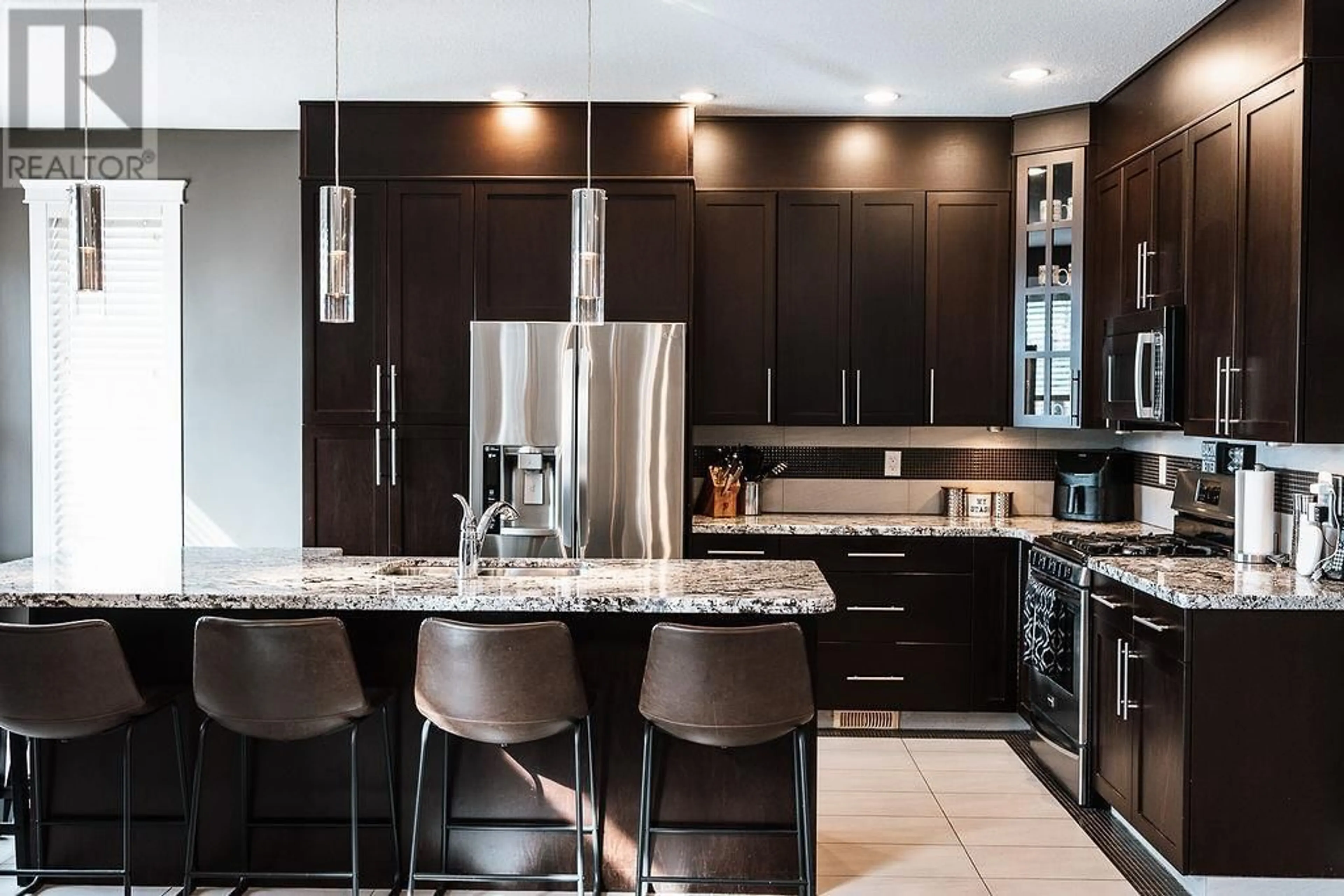 Contemporary kitchen for 6957 WESTMOUNT DRIVE, Prince George British Columbia V2N6R5
