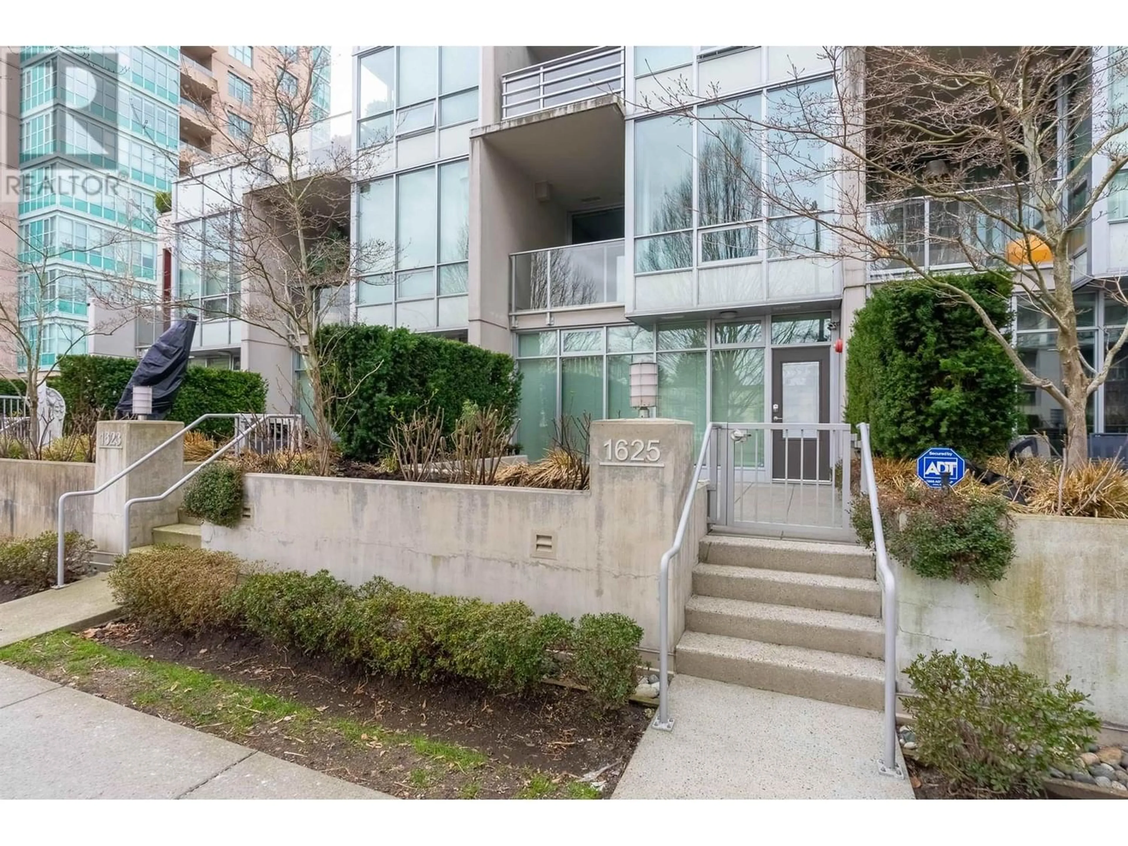 A pic from exterior of the house or condo for 1625 EASTERN AVENUE, North Vancouver British Columbia V7L0C4