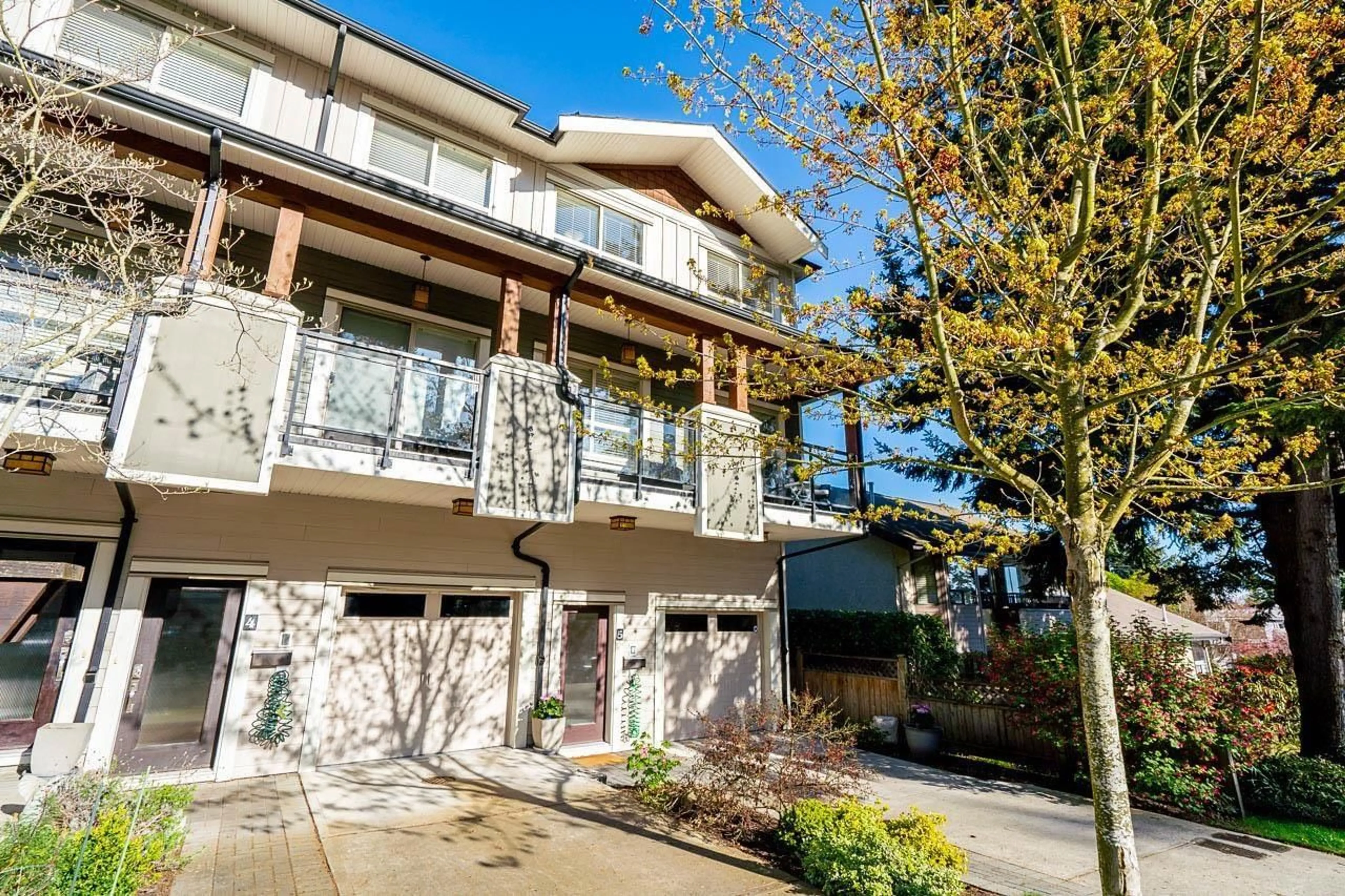 A pic from exterior of the house or condo for 5 1450 VIDAL STREET, White Rock British Columbia V4B3T7