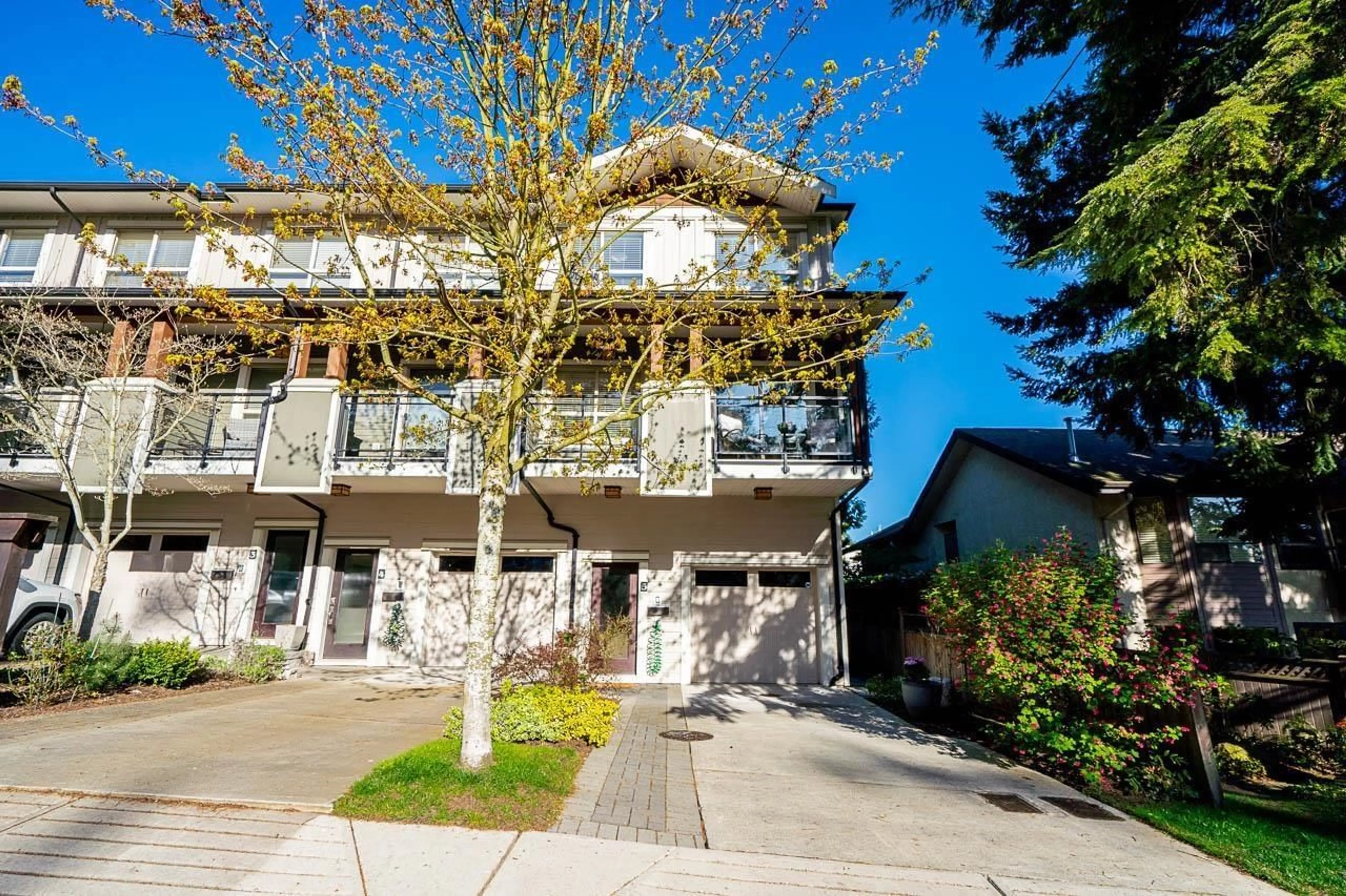 A pic from exterior of the house or condo for 5 1450 VIDAL STREET, White Rock British Columbia V4B3T7