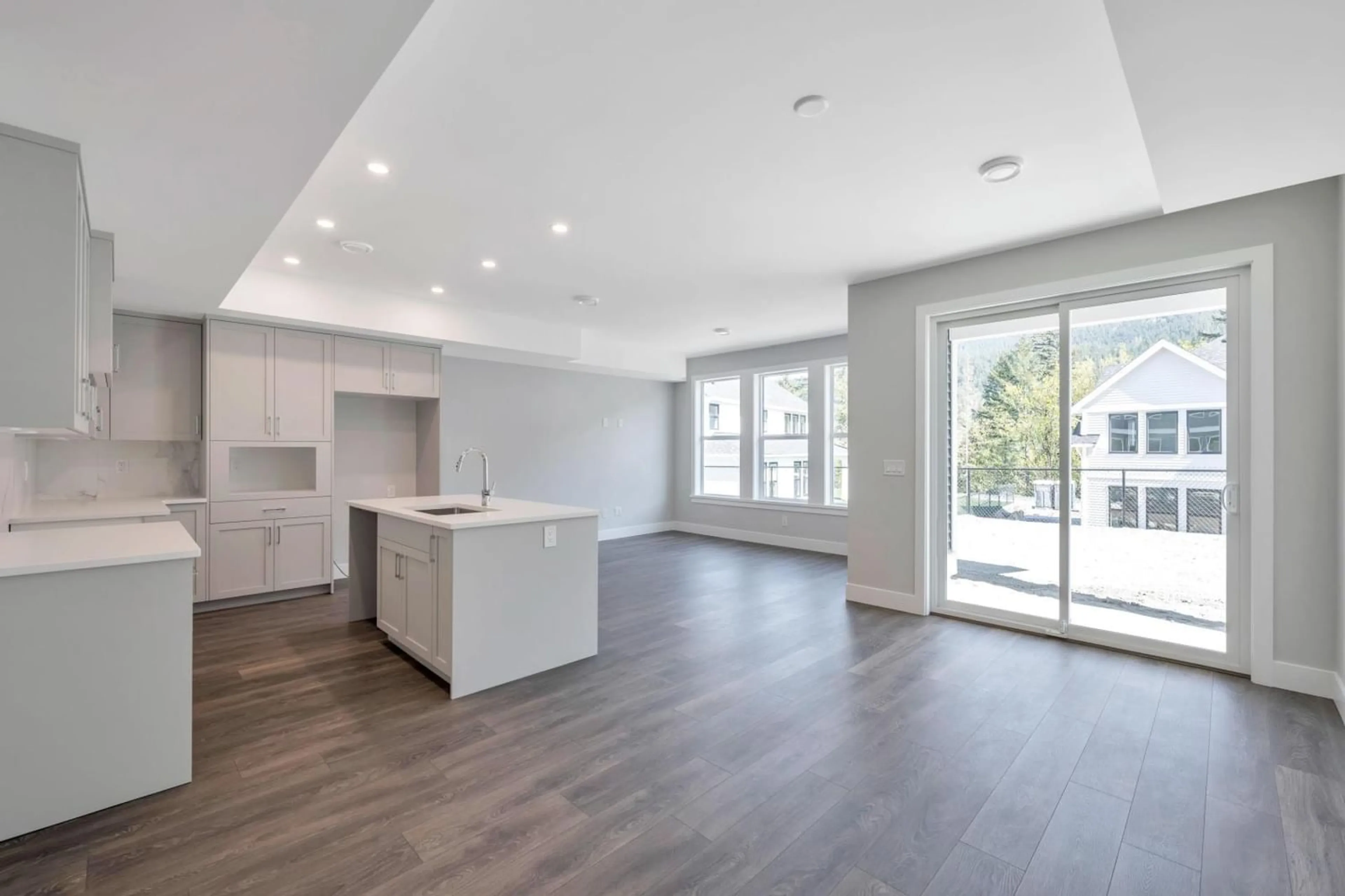 Open concept kitchen for 1959 WOODSIDE BOULEVARD, Agassiz British Columbia V0M1A1