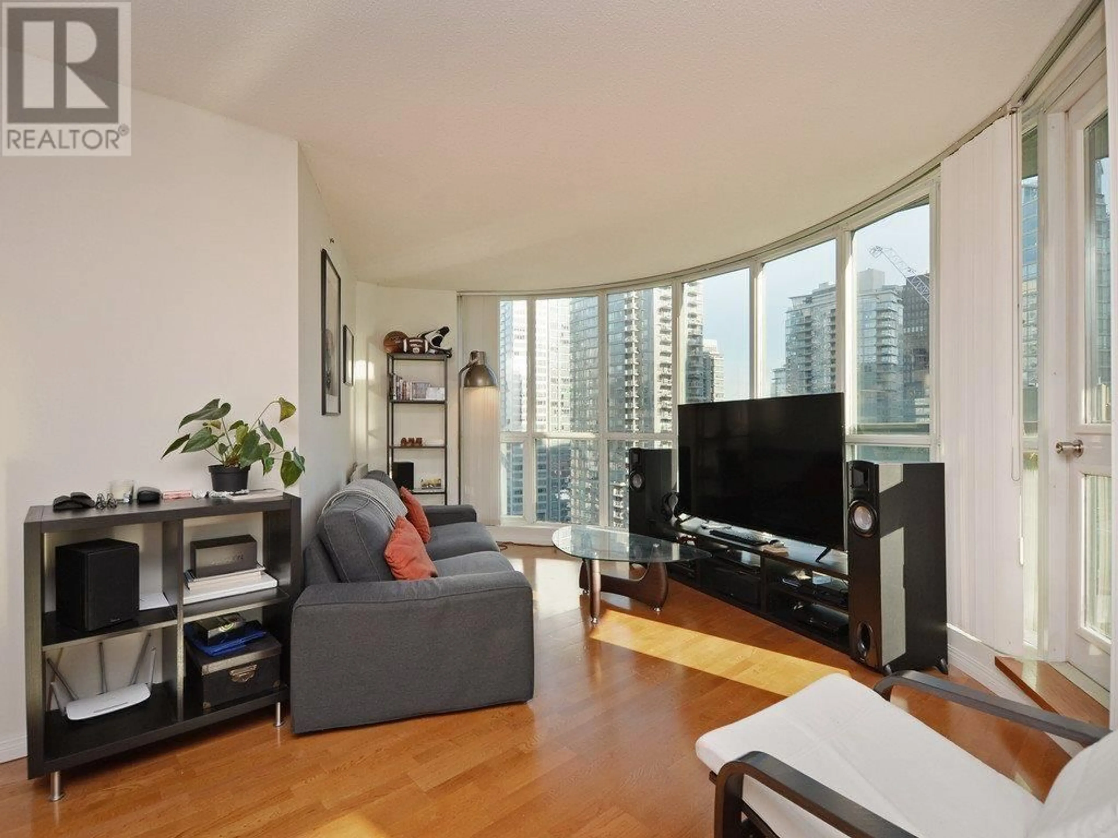 Living room for 1506 555 JERVIS STREET, Vancouver British Columbia V6E4N1