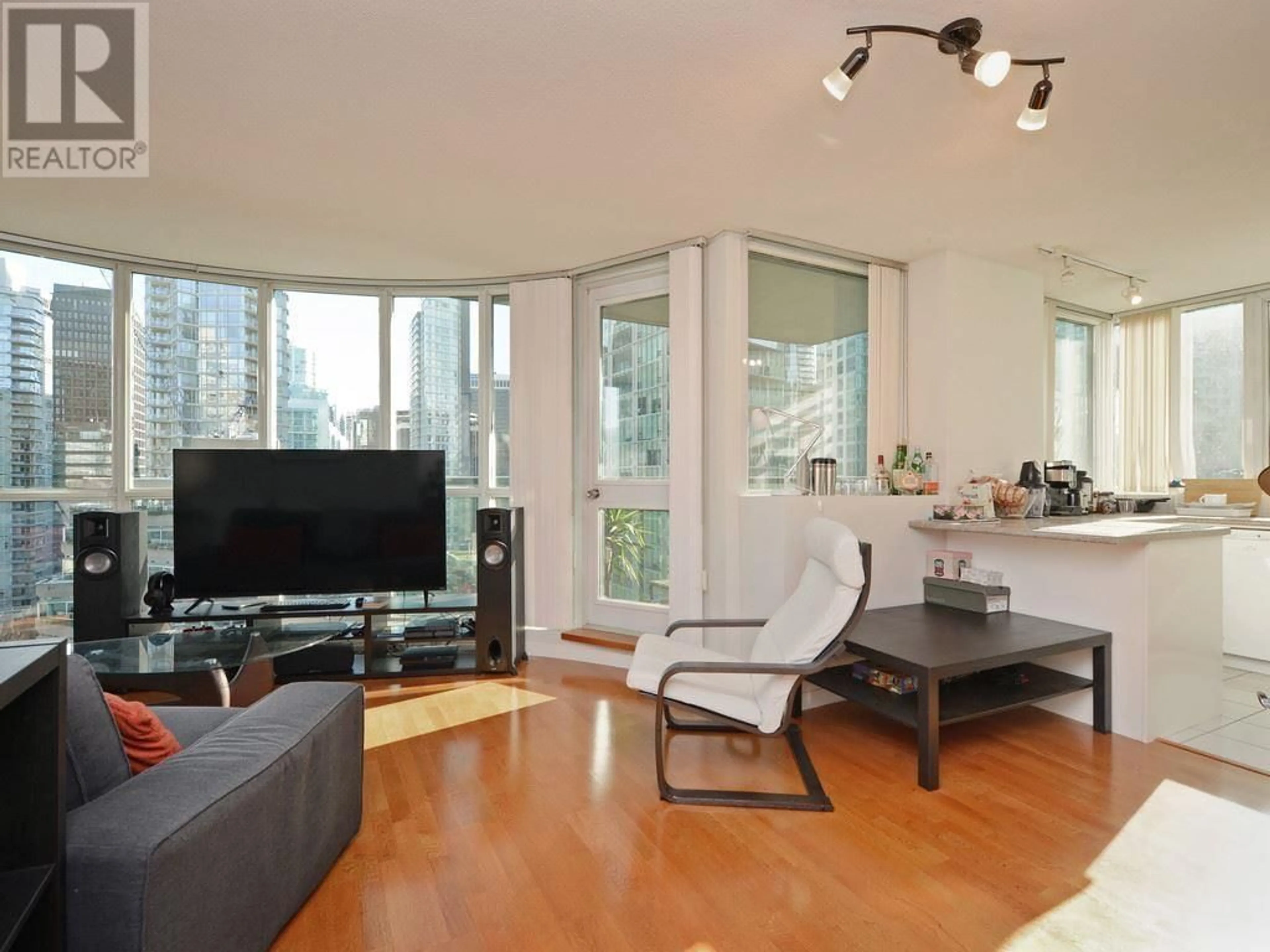 Living room for 1506 555 JERVIS STREET, Vancouver British Columbia V6E4N1