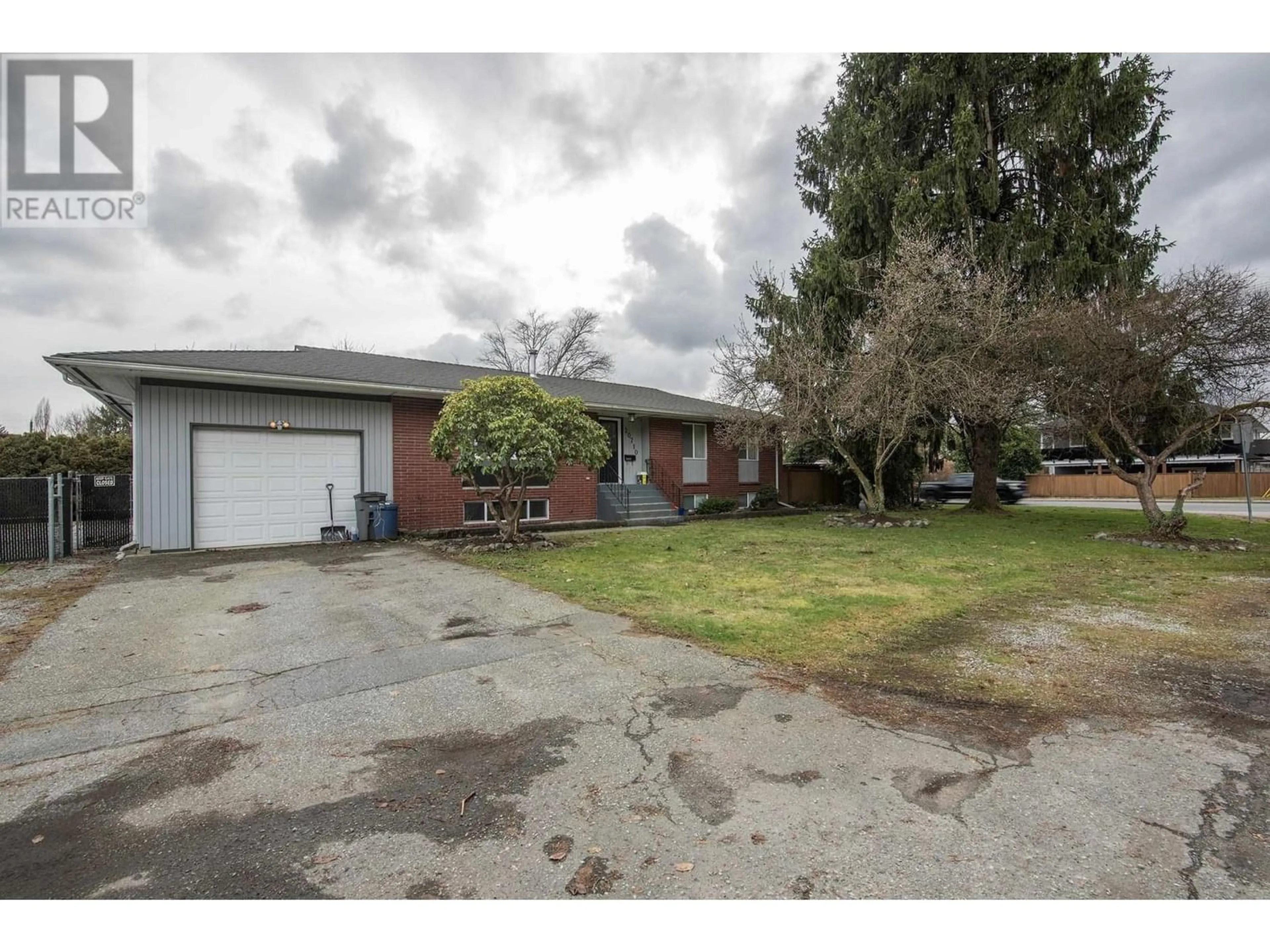 Frontside or backside of a home, the street view for 20710 LORNE AVENUE, Maple Ridge British Columbia V2X1H7