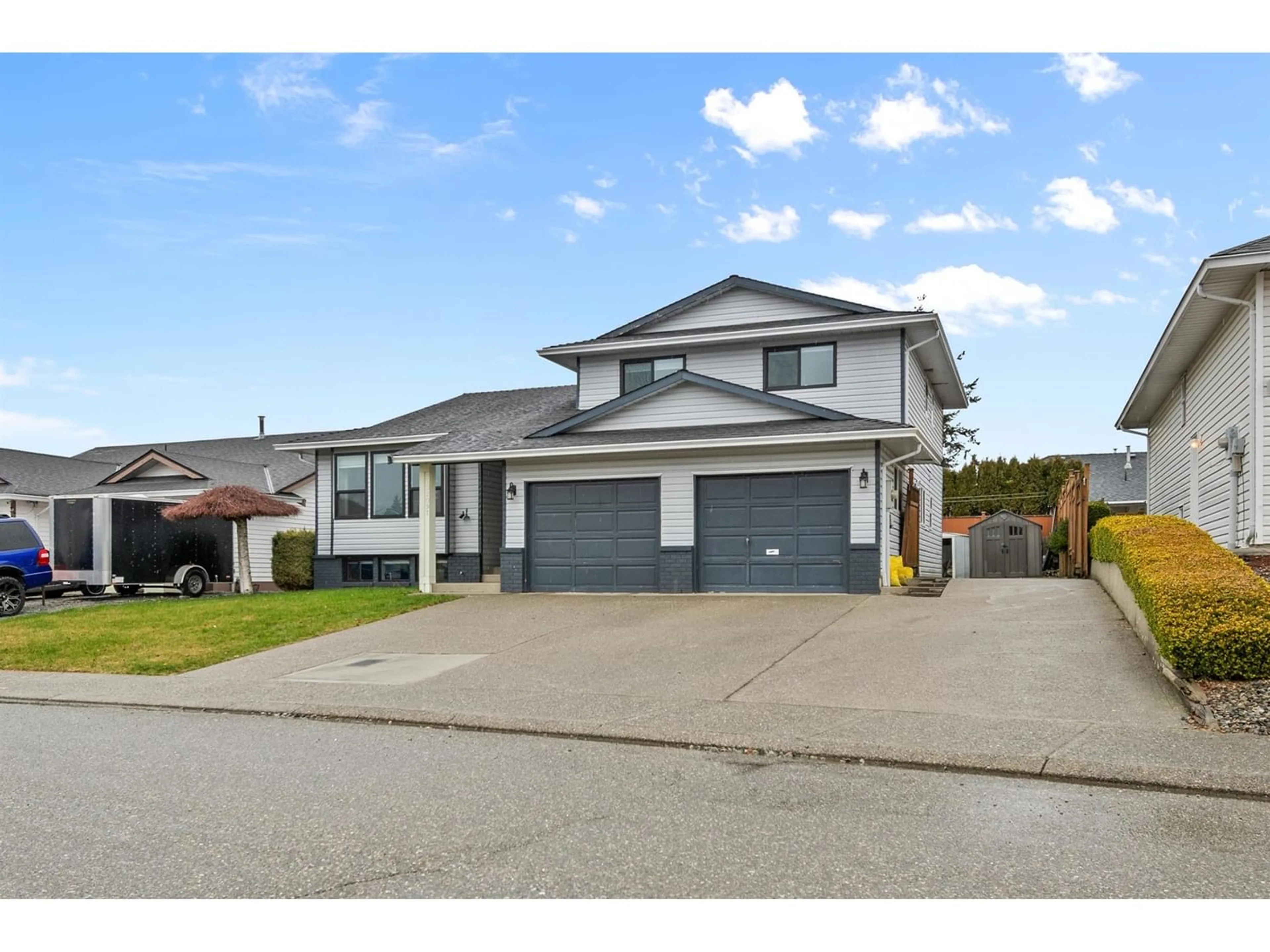 Frontside or backside of a home for 32097 BALFOUR DRIVE, Abbotsford British Columbia V2T5C2
